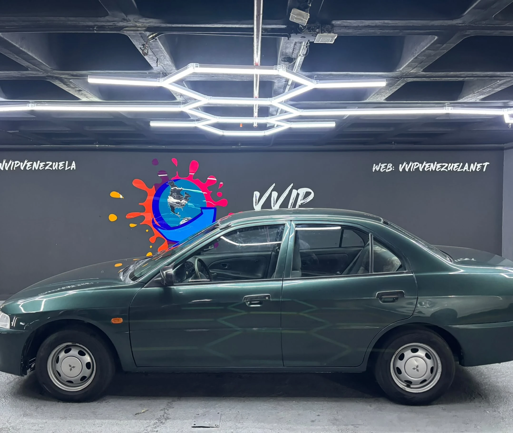 2004 Mitsubishi Lancer Signo — photo 7