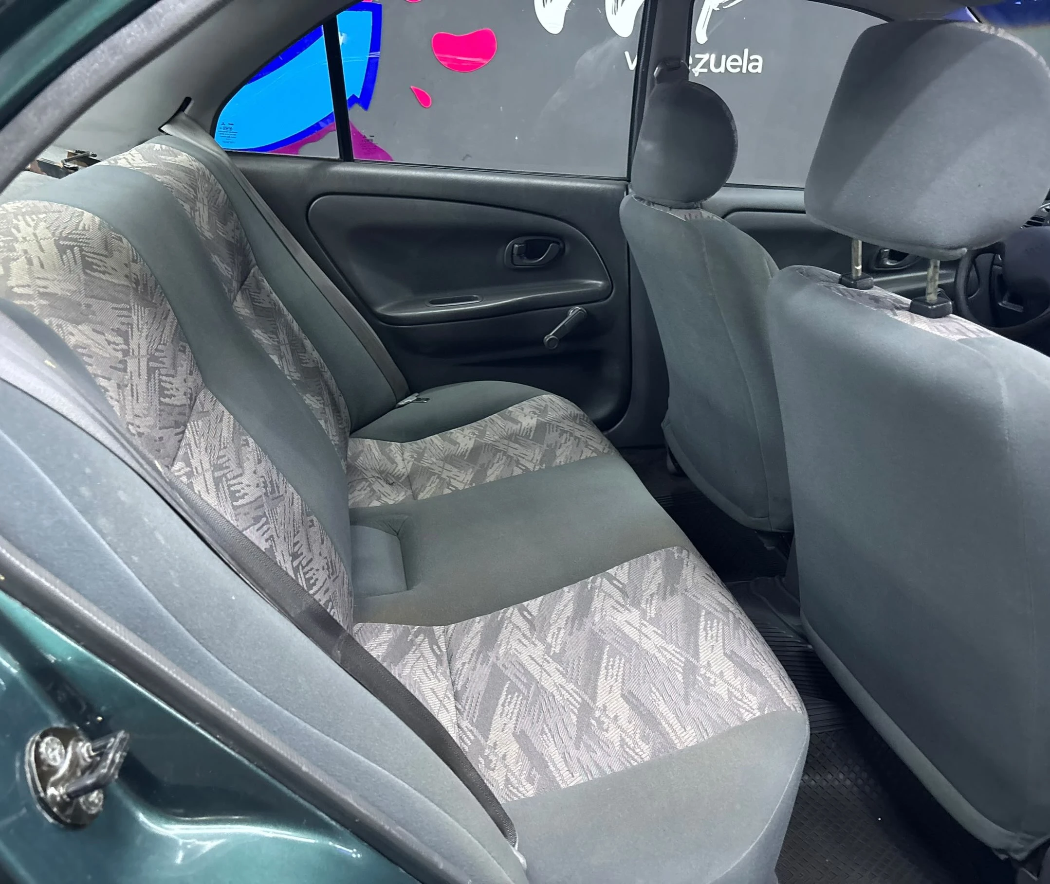 2004 Mitsubishi Lancer Signo — photo 12