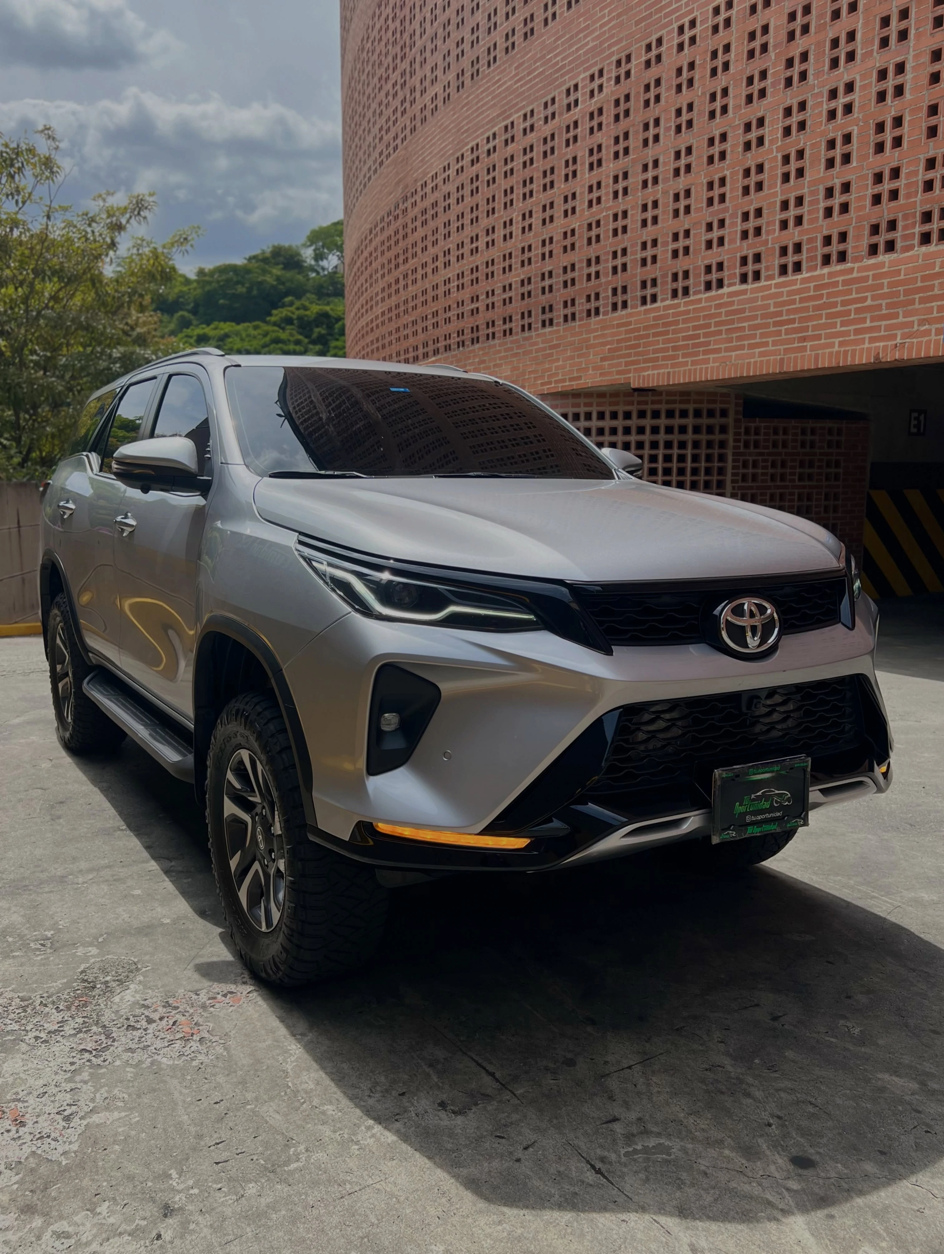 2025 Toyota Fortuner SW4 — photo 2