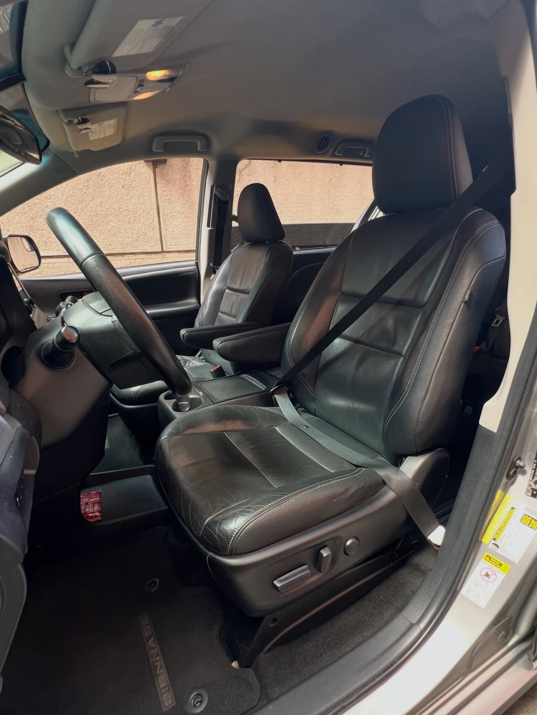 2016 Toyota Sienna SE — photo 15