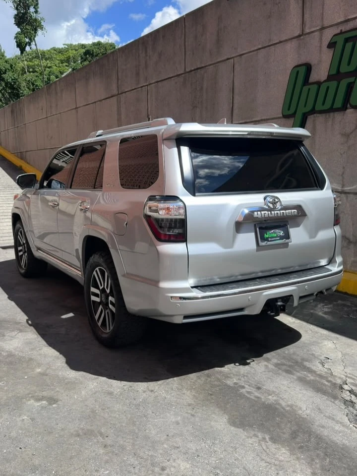 2017 Toyota 4Runner Limited — photo 5