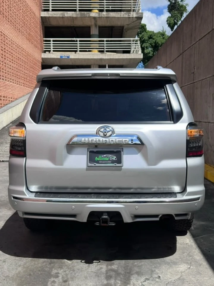 2017 Toyota 4Runner Limited — photo 4