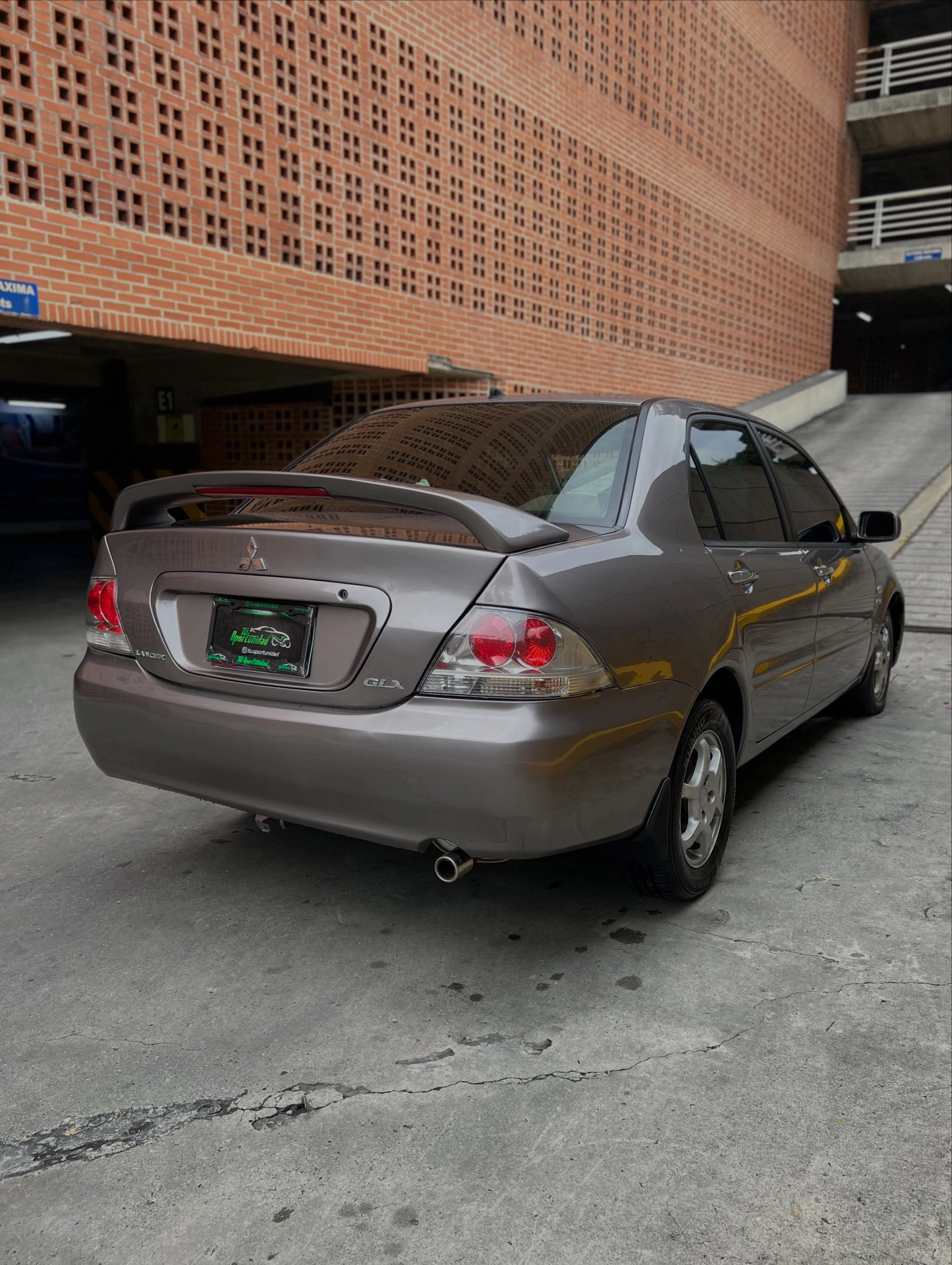 2013 Mitsubishi Lancer GLX — photo 3