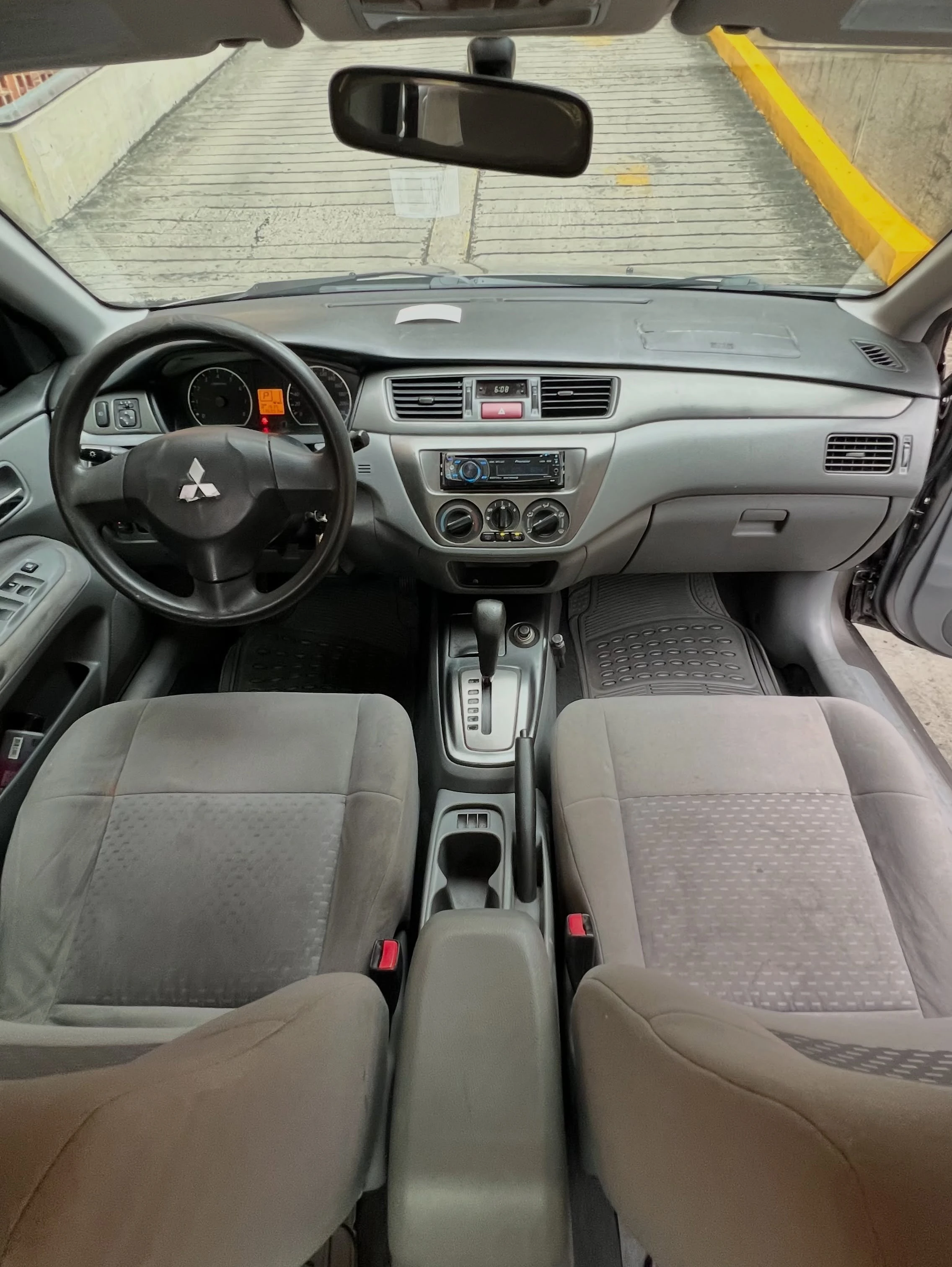 2013 Mitsubishi Lancer GLX — photo 8