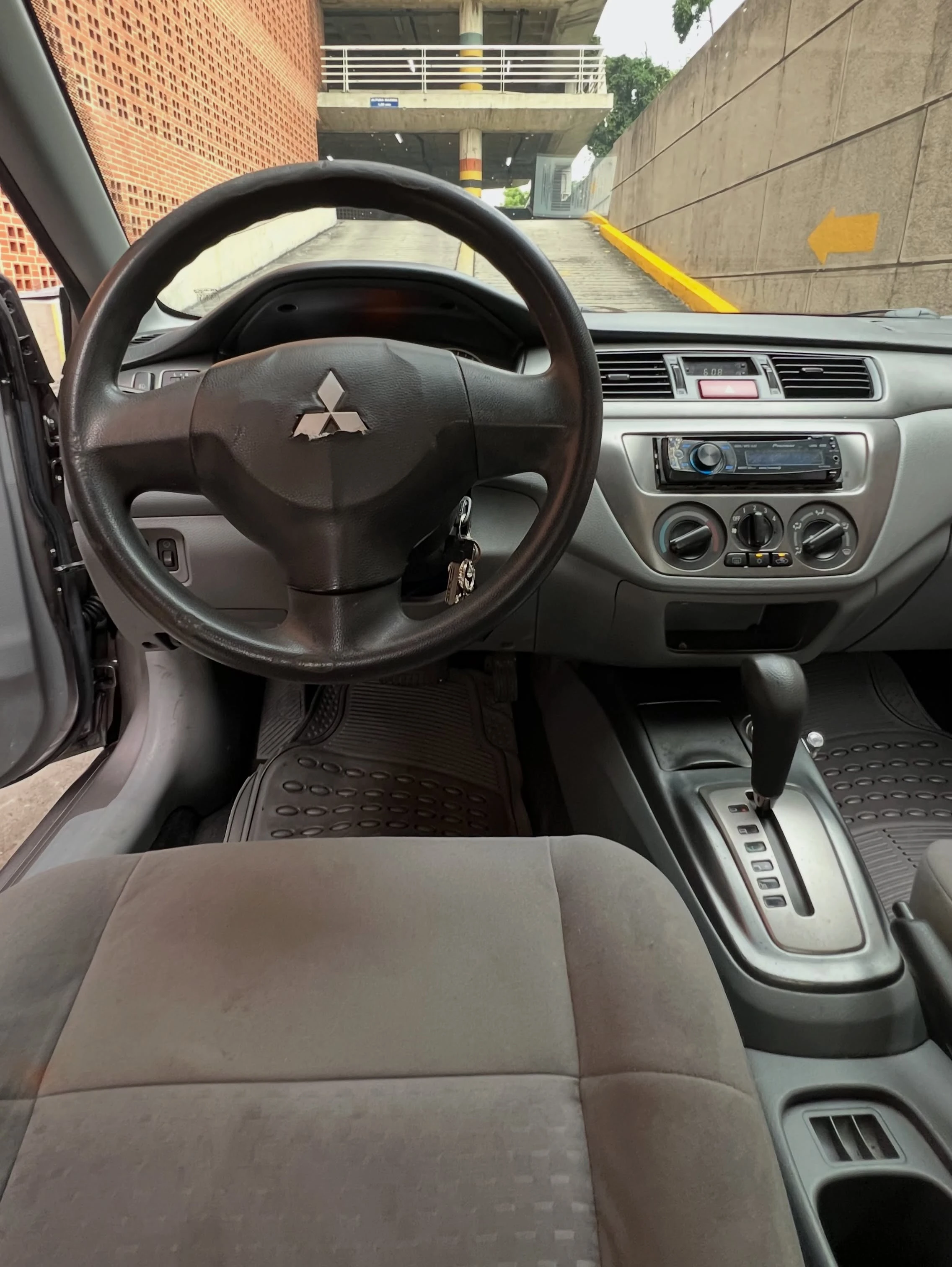 2013 Mitsubishi Lancer GLX — photo 12