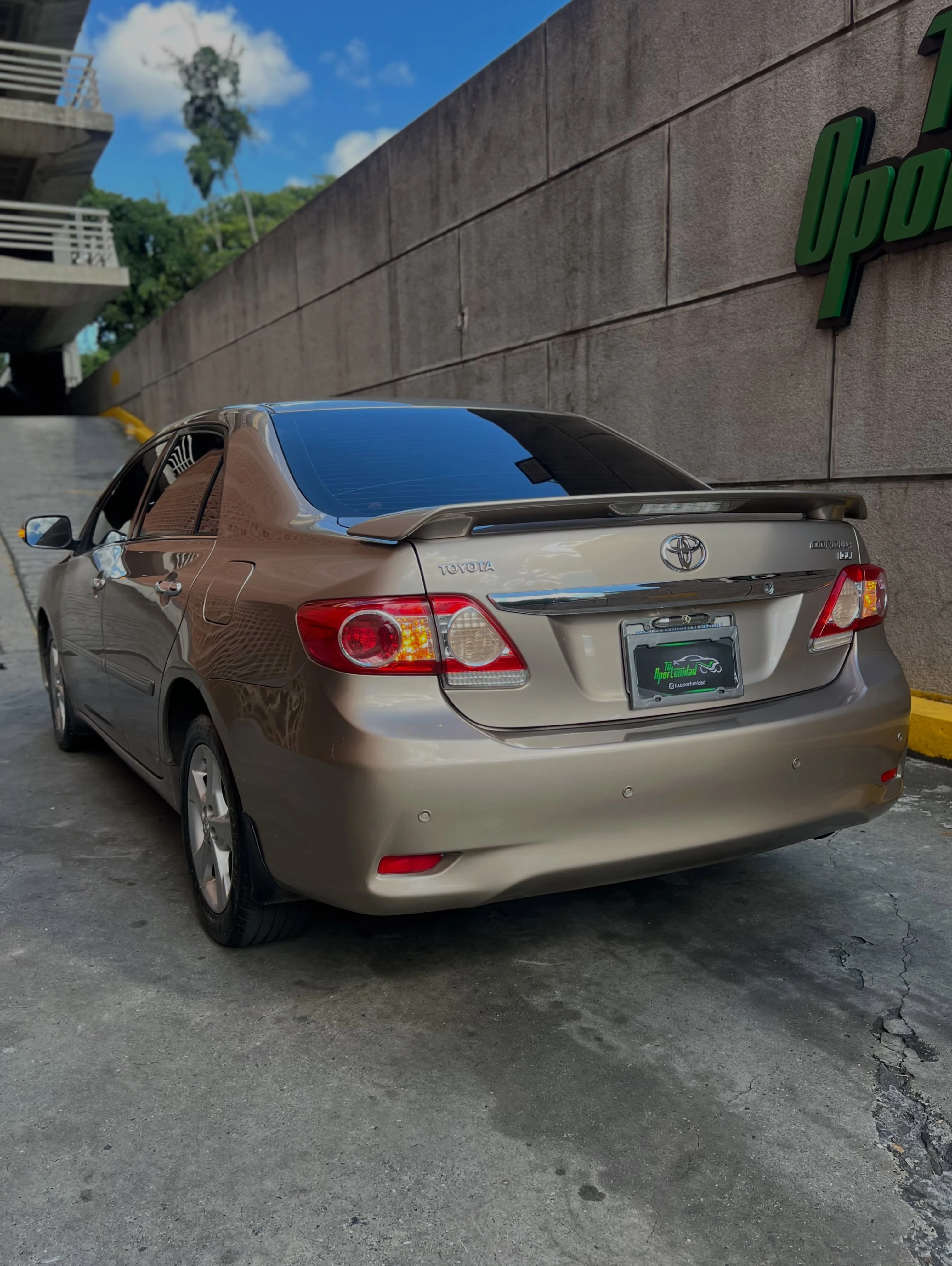 2012 Toyota Corolla GLi — photo 5