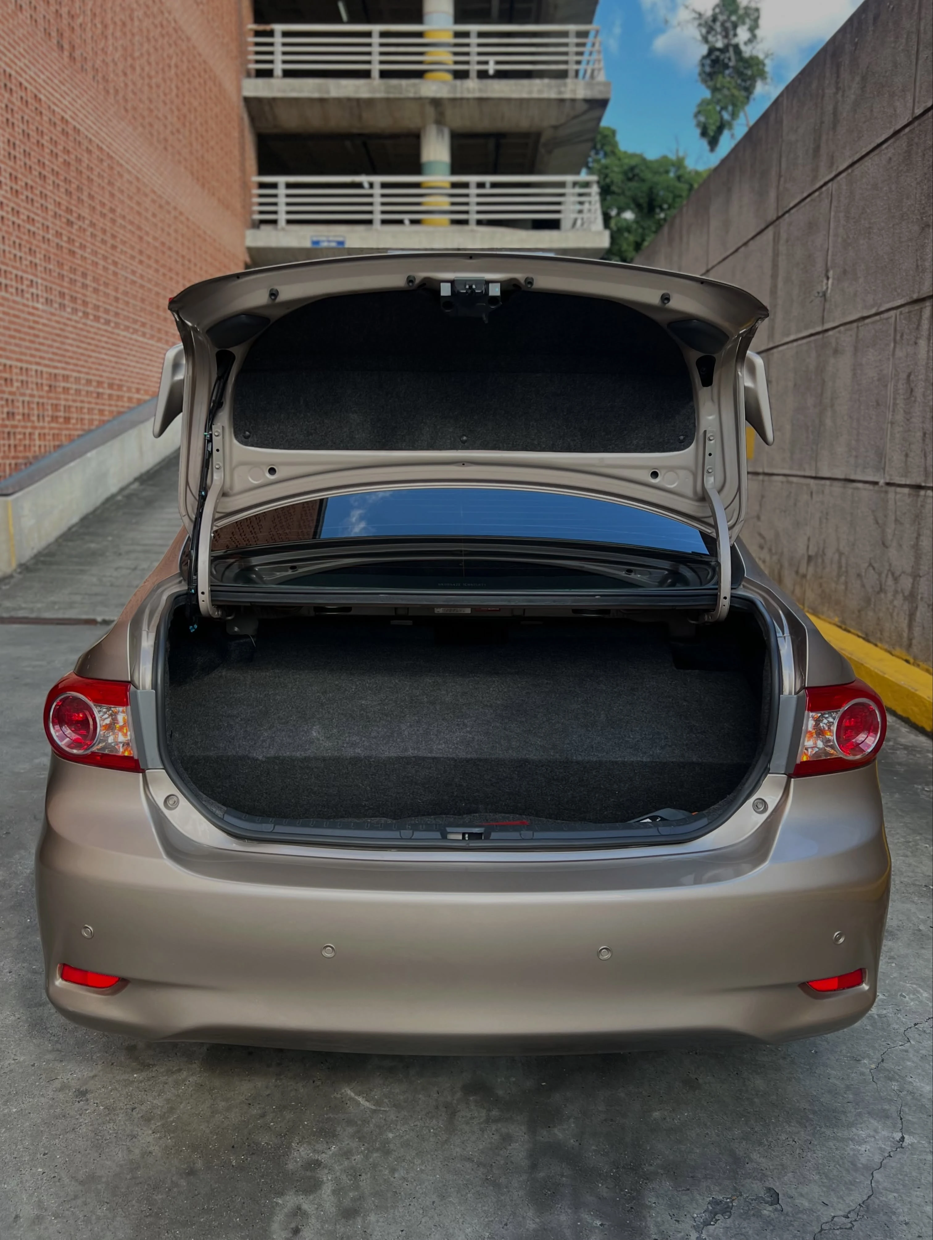 2012 Toyota Corolla GLi — photo 6