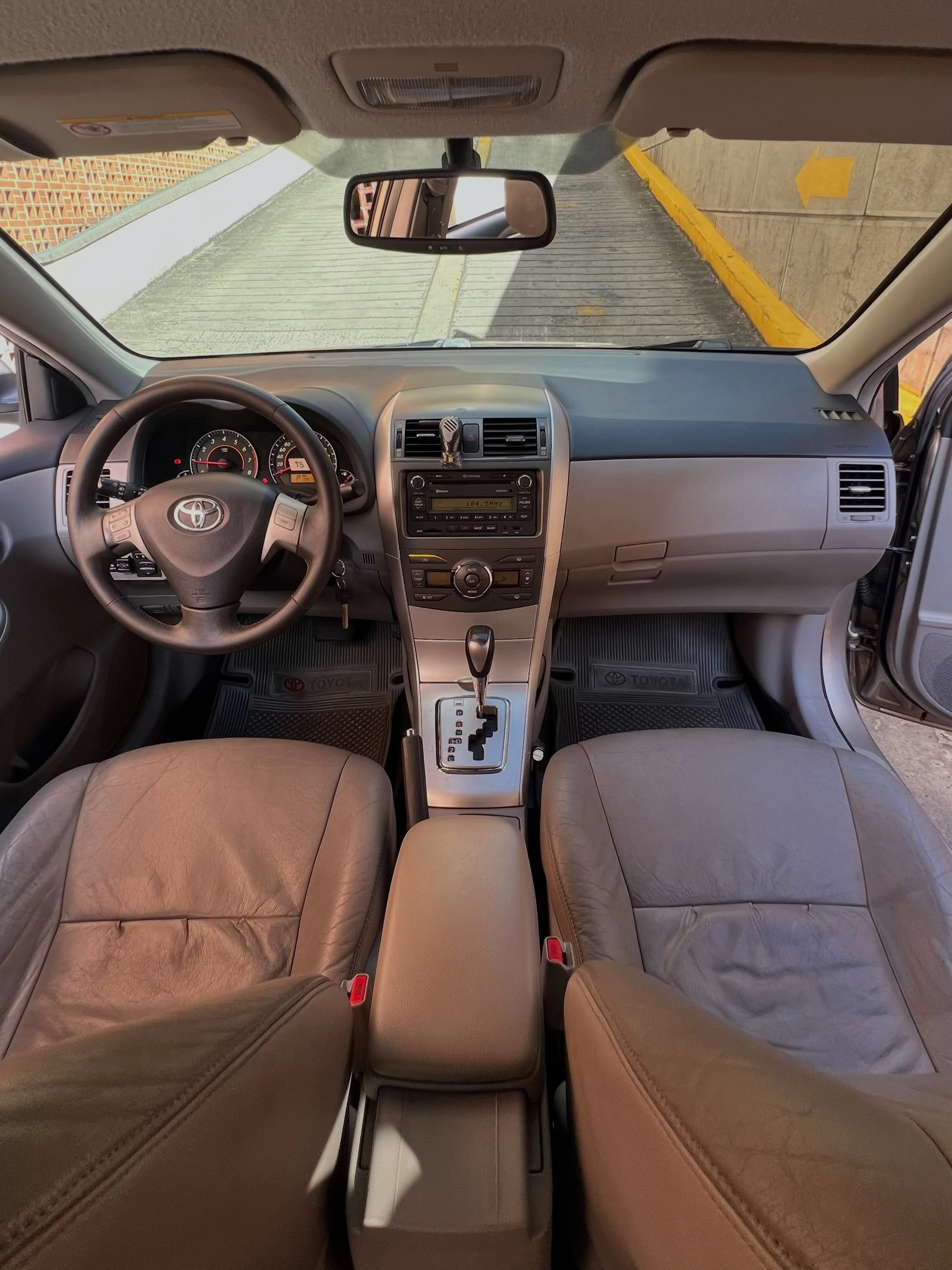 2012 Toyota Corolla GLi — photo 9