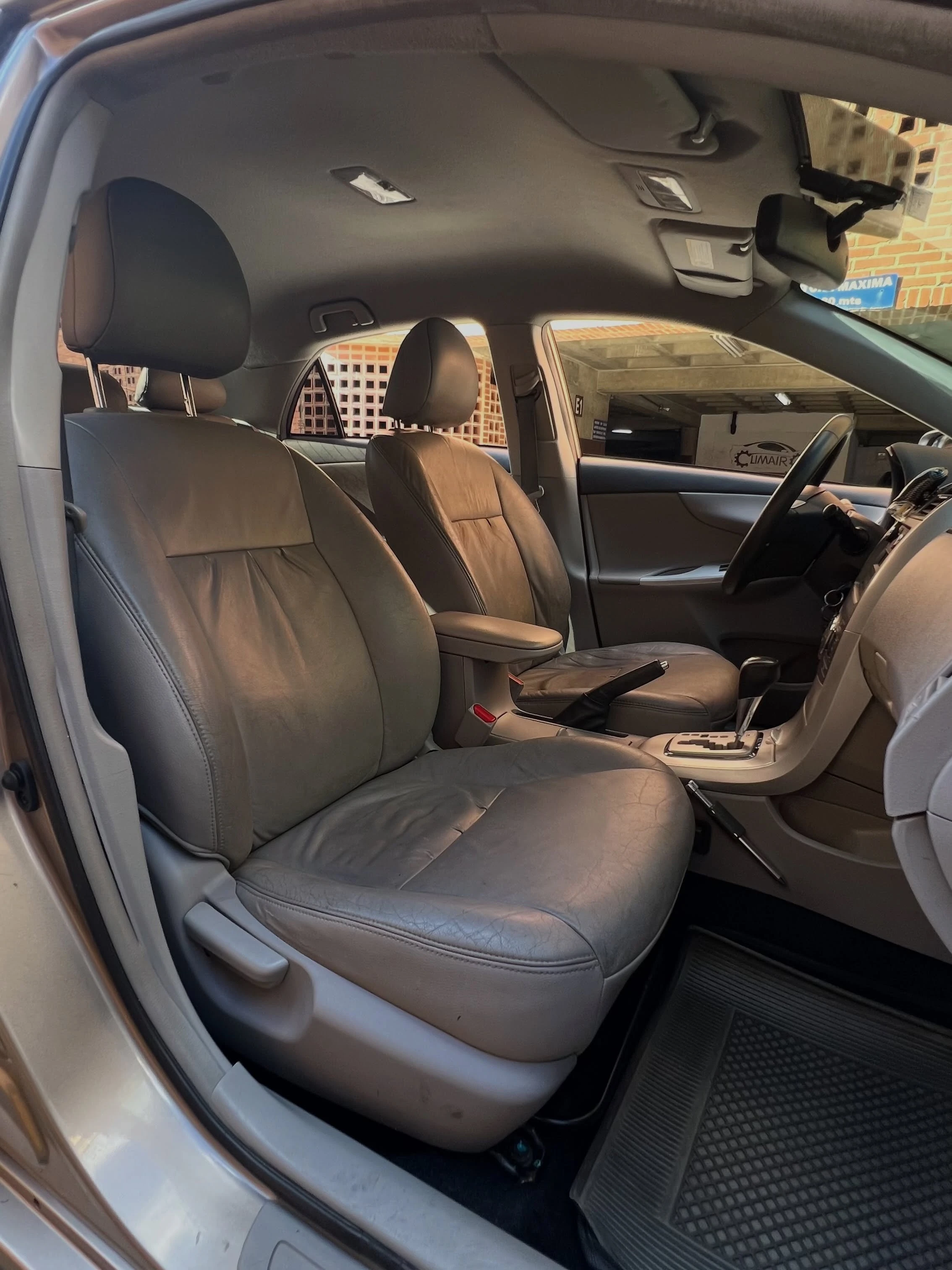 2012 Toyota Corolla GLi — photo 12