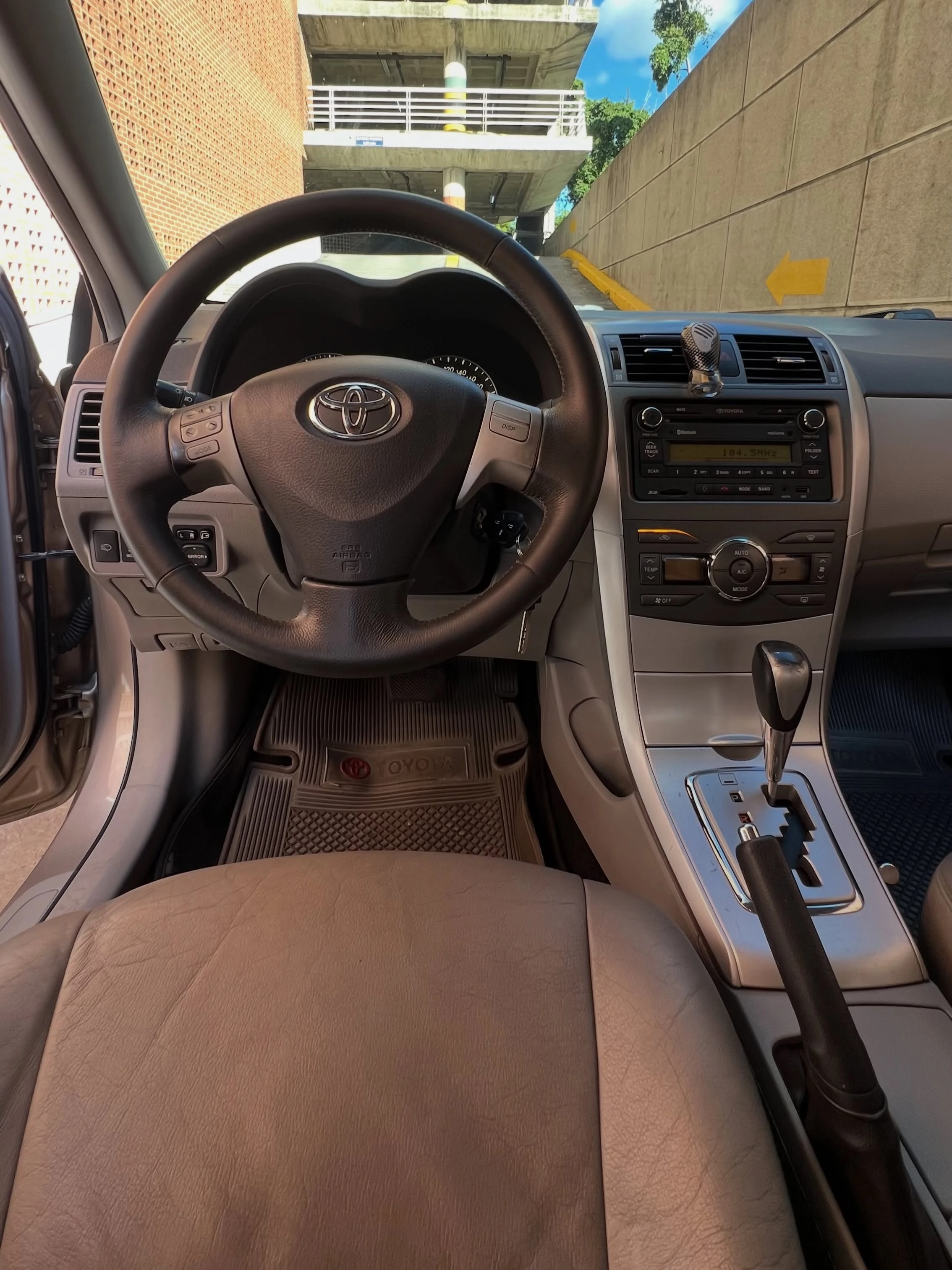 2012 Toyota Corolla GLi — photo 13