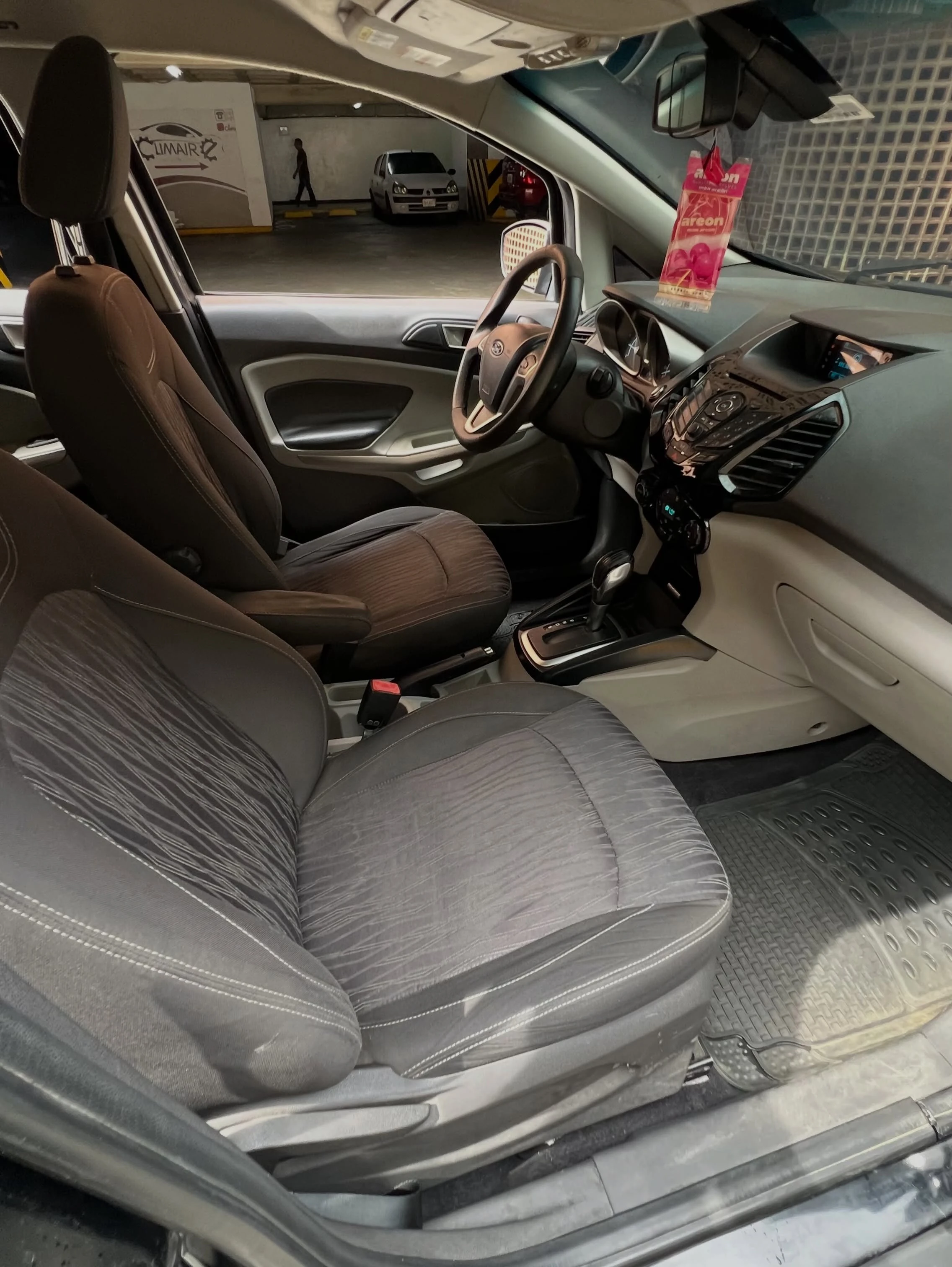 2015 Ford Ecosport Titanium — photo 11