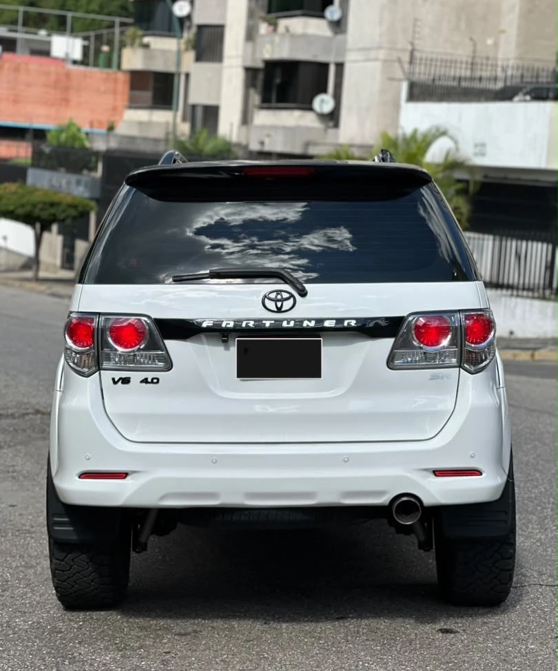 2015 Toyota Fortuner — photo 5