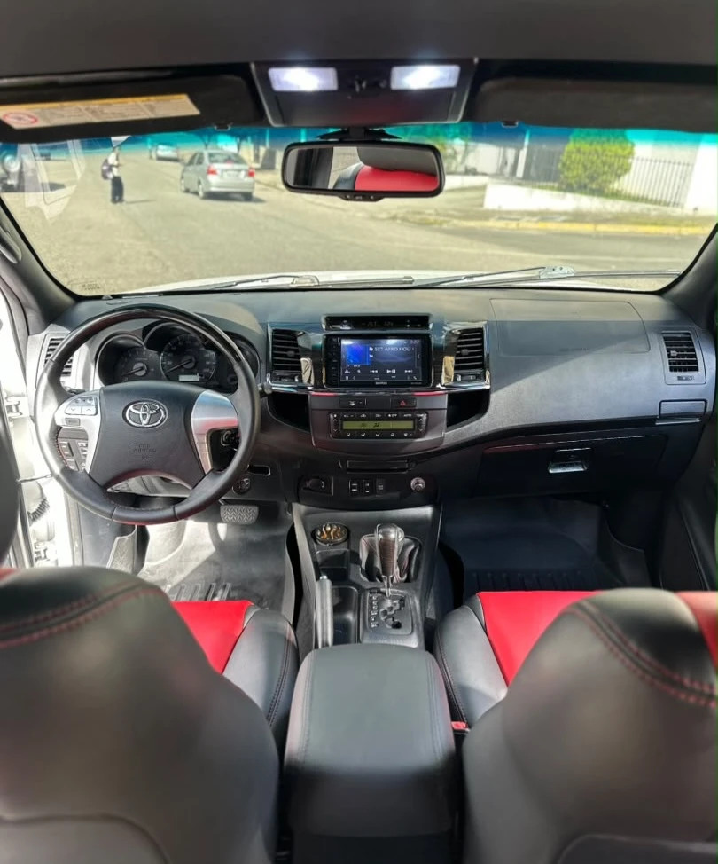 2015 Toyota Fortuner — photo 8