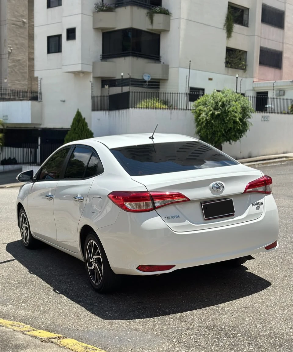 2022 Toyota Yaris G — photo 3