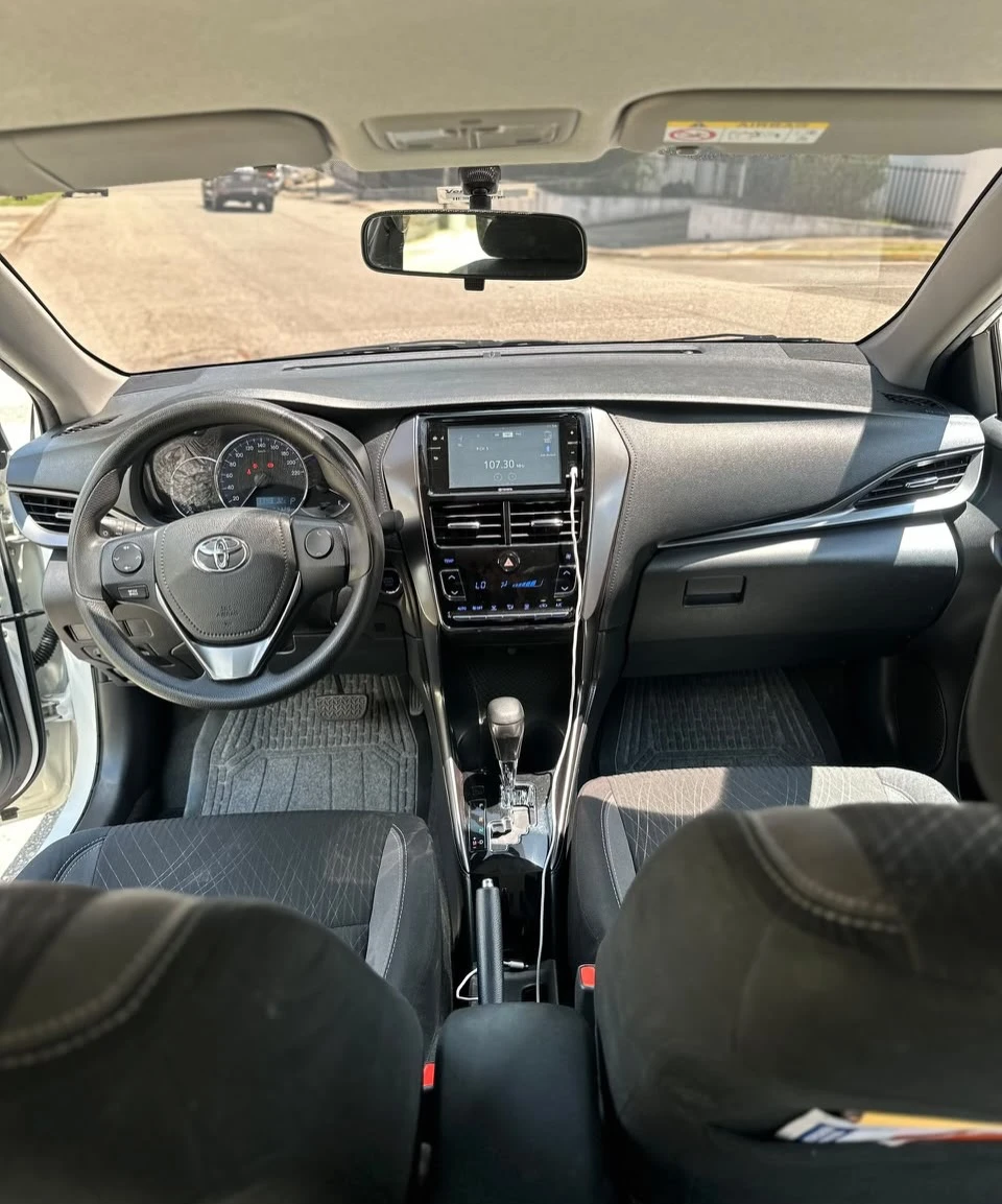 2022 Toyota Yaris G — photo 8