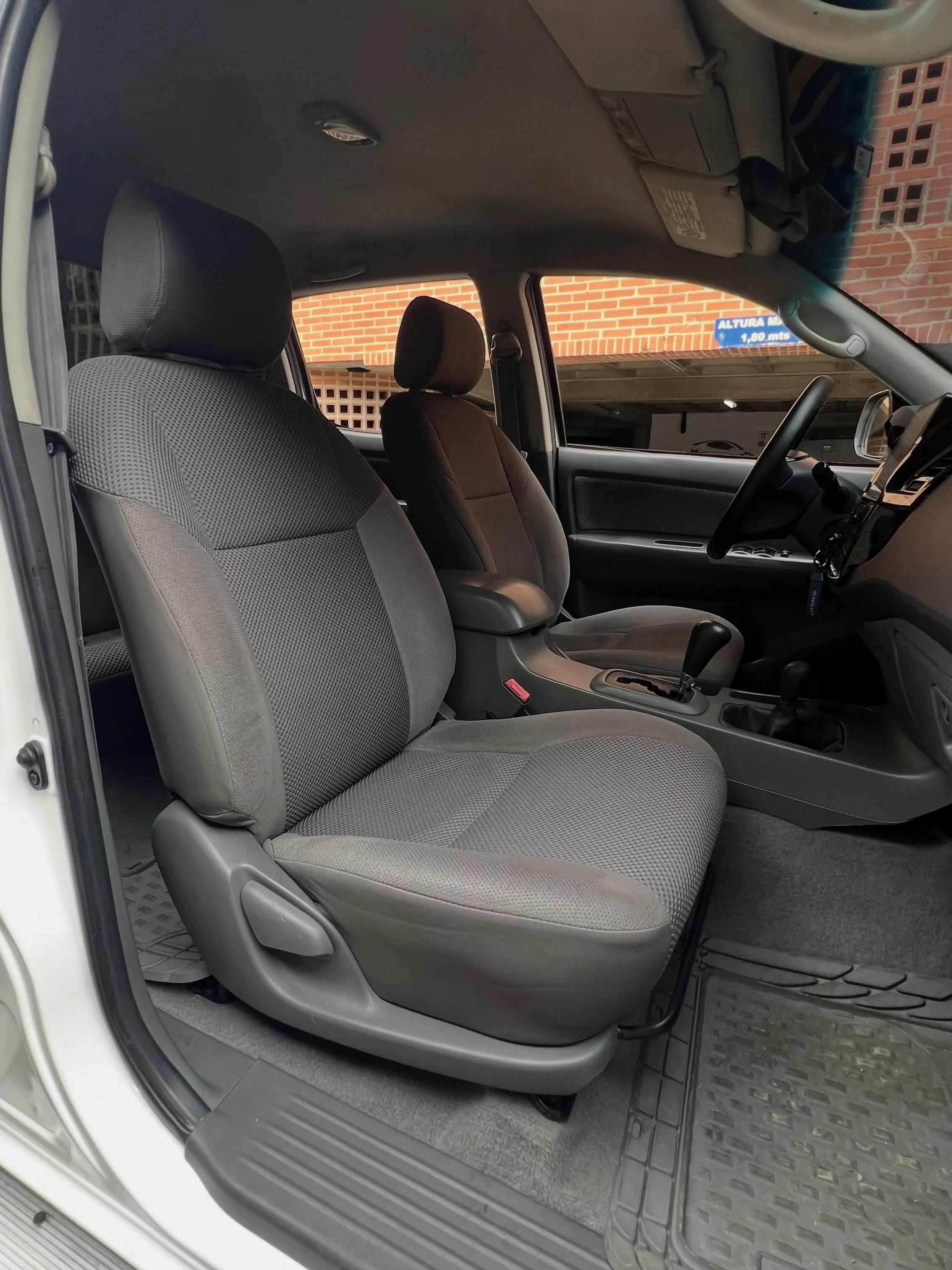 2013 Toyota Hilux Kavak — photo 11