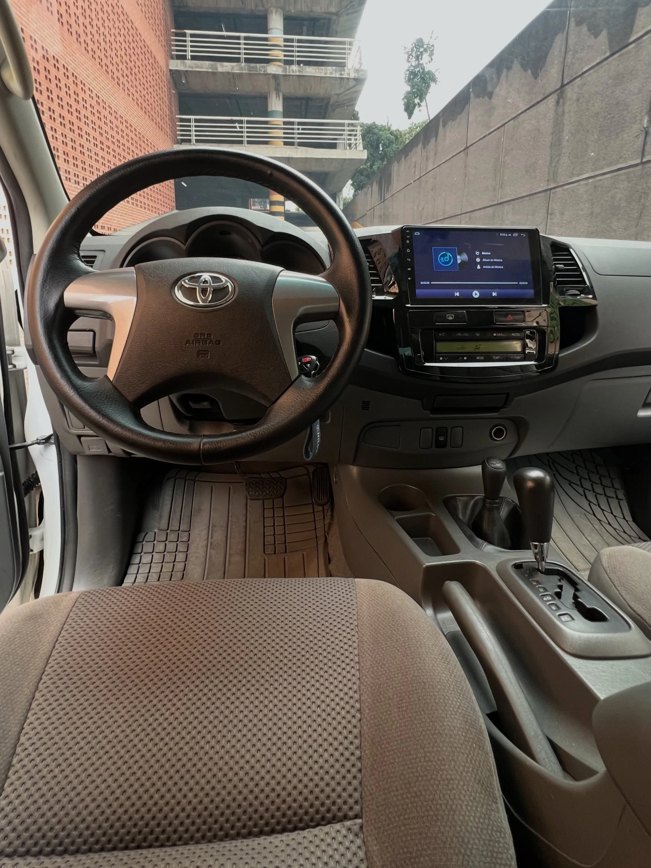 2013 Toyota Hilux Kavak — photo 12
