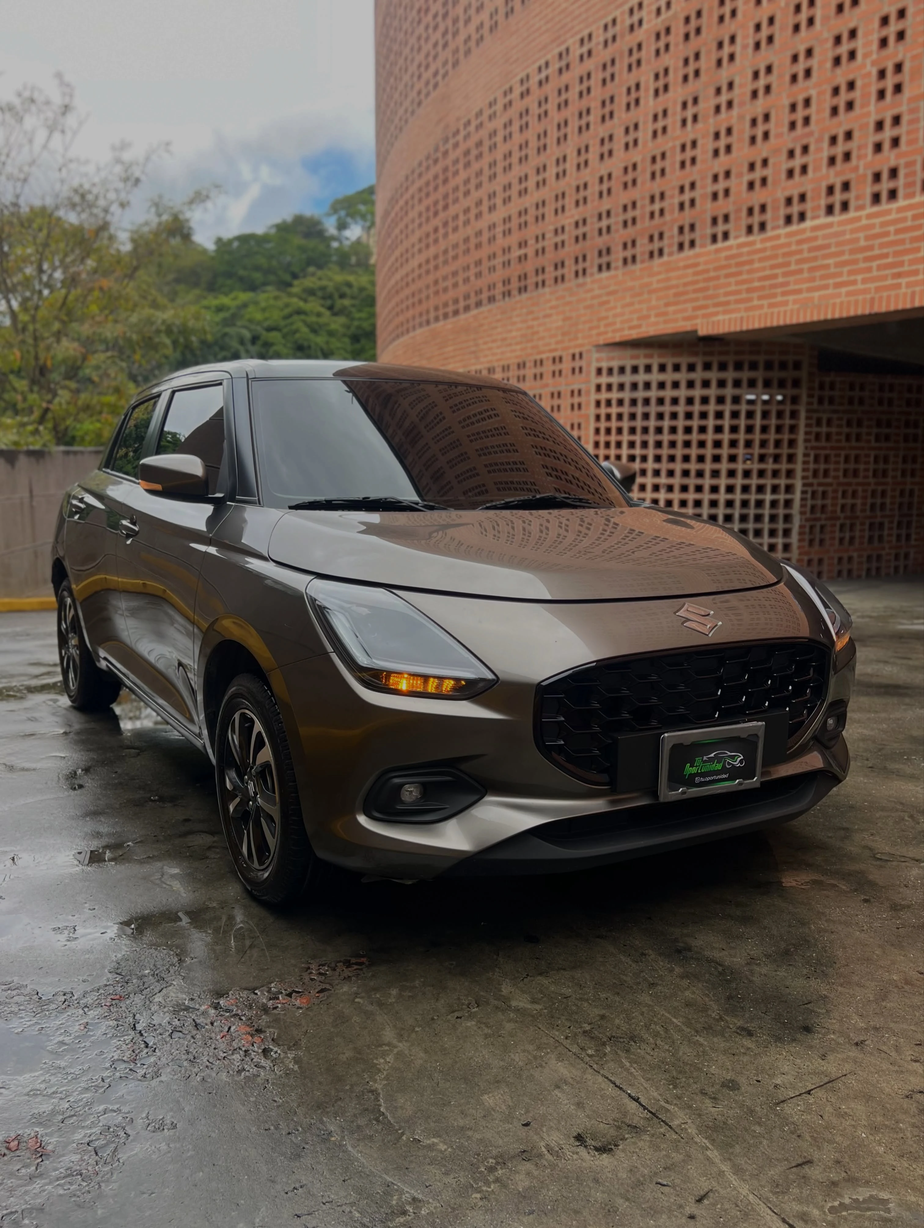 2025 Suzuki Swift — photo 2