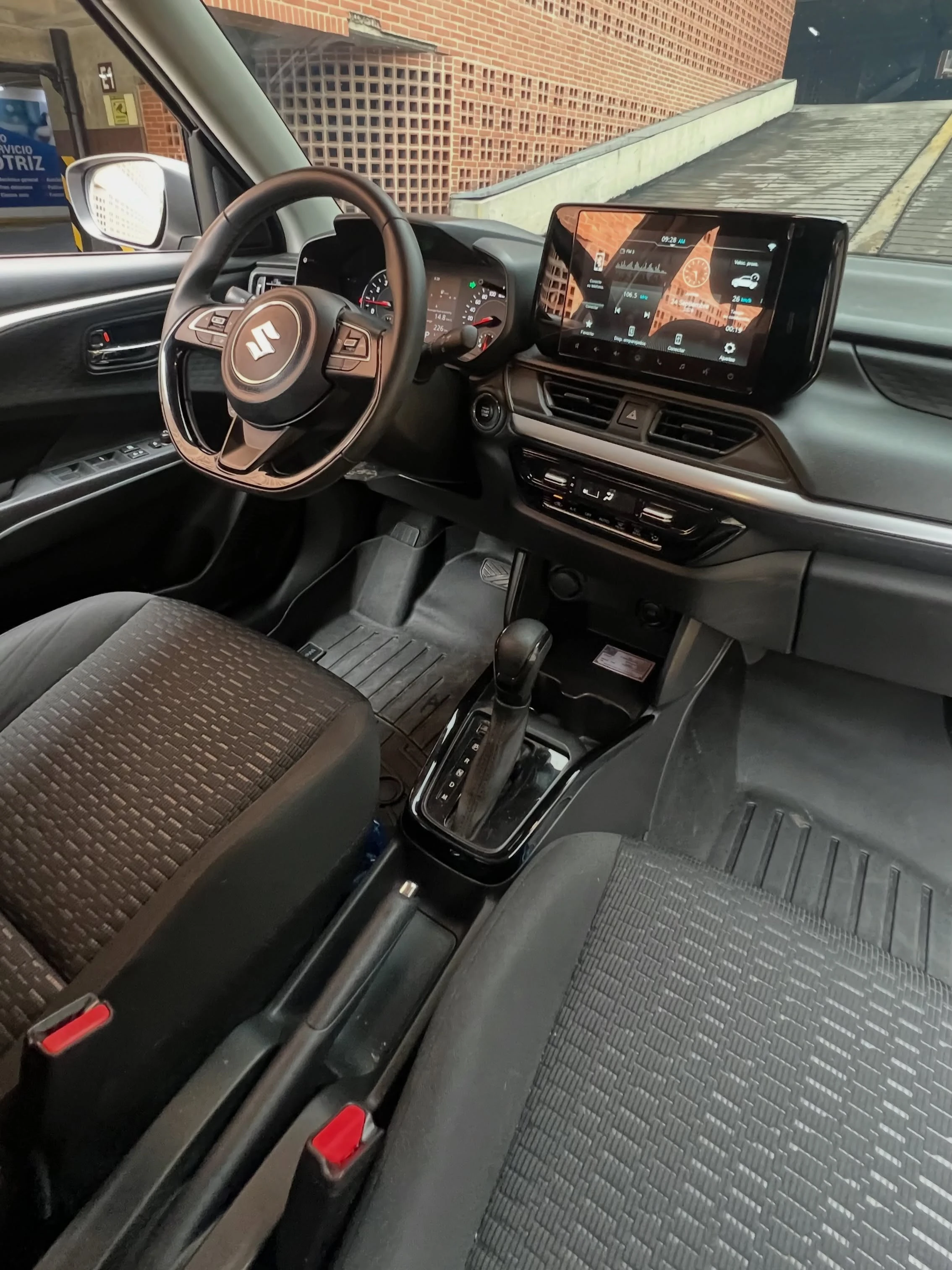2025 Suzuki Swift — photo 10