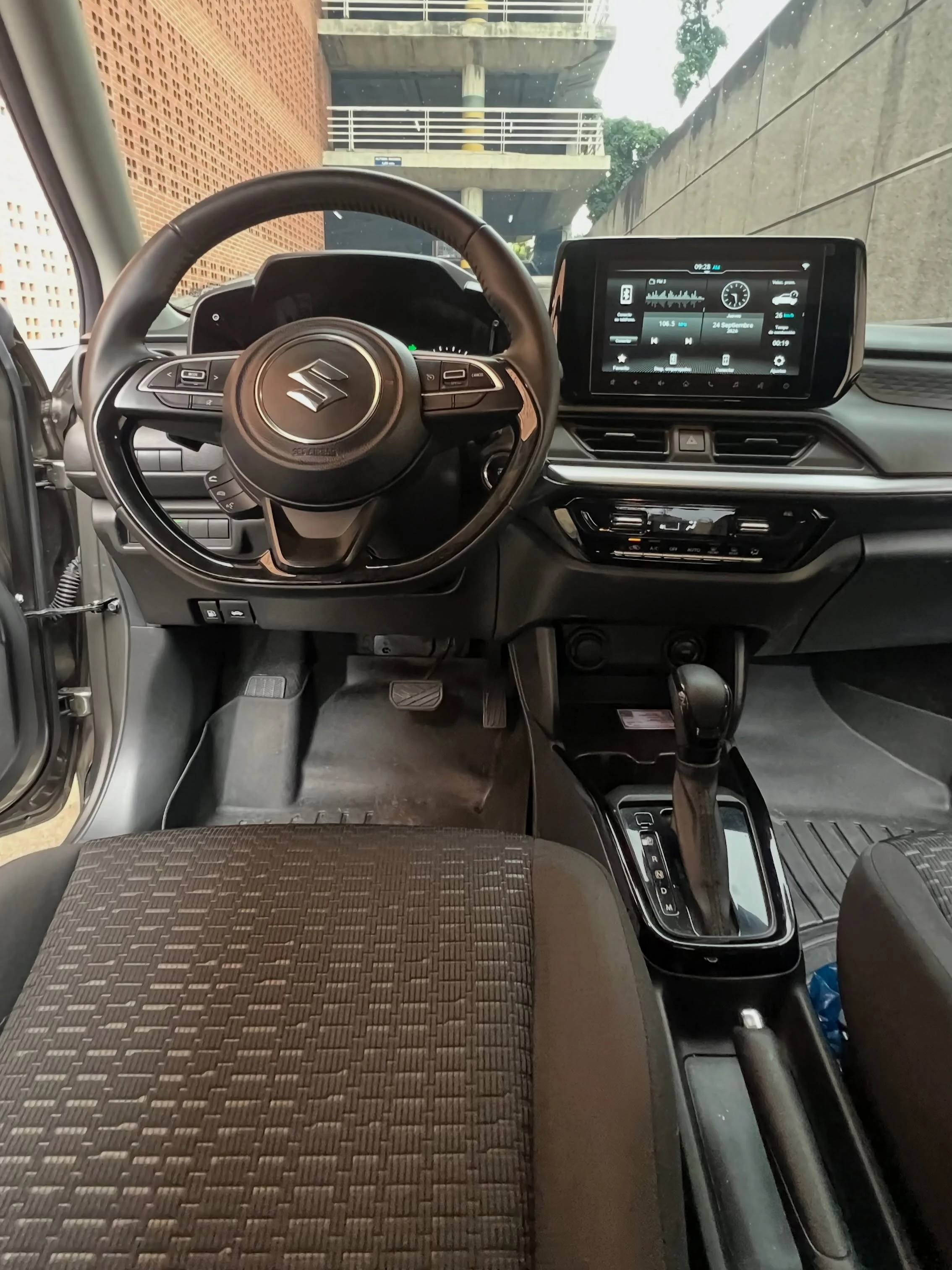 2025 Suzuki Swift — photo 13