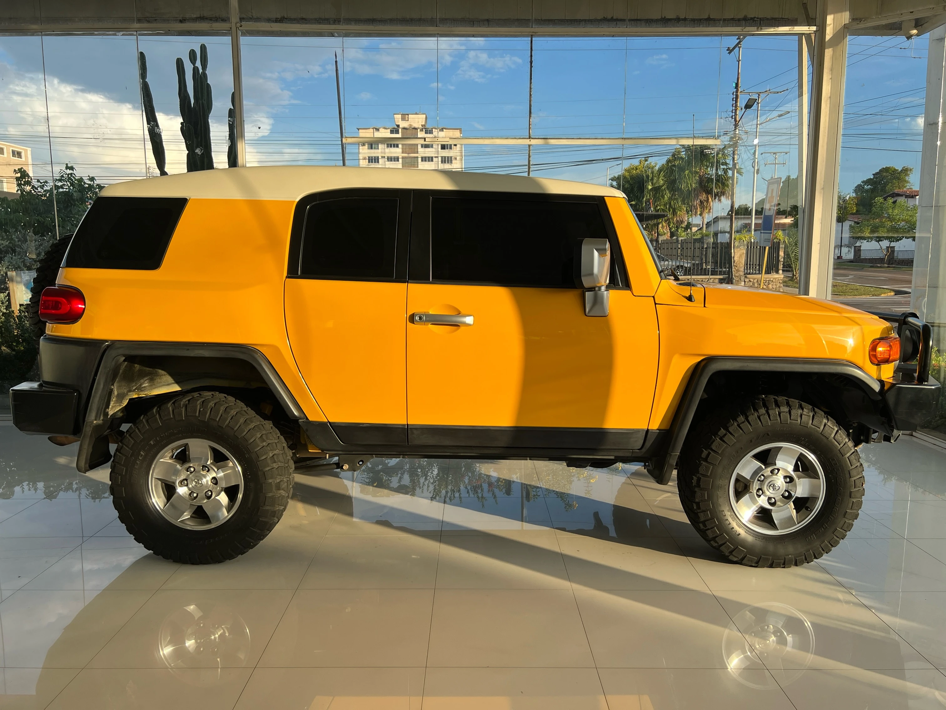 2008 Toyota FJ Cruiser — photo 3
