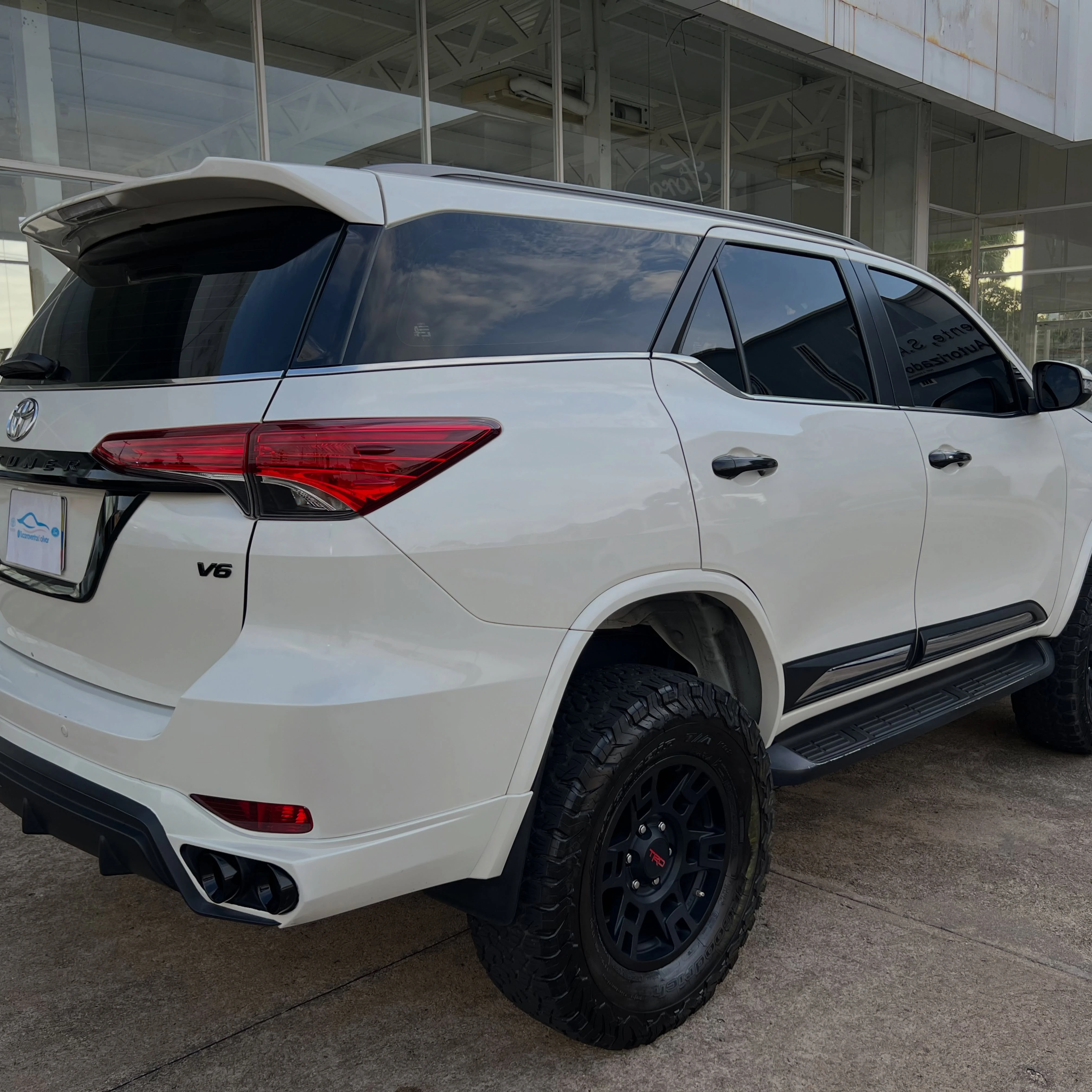 2020 Toyota Fortuner — photo 2