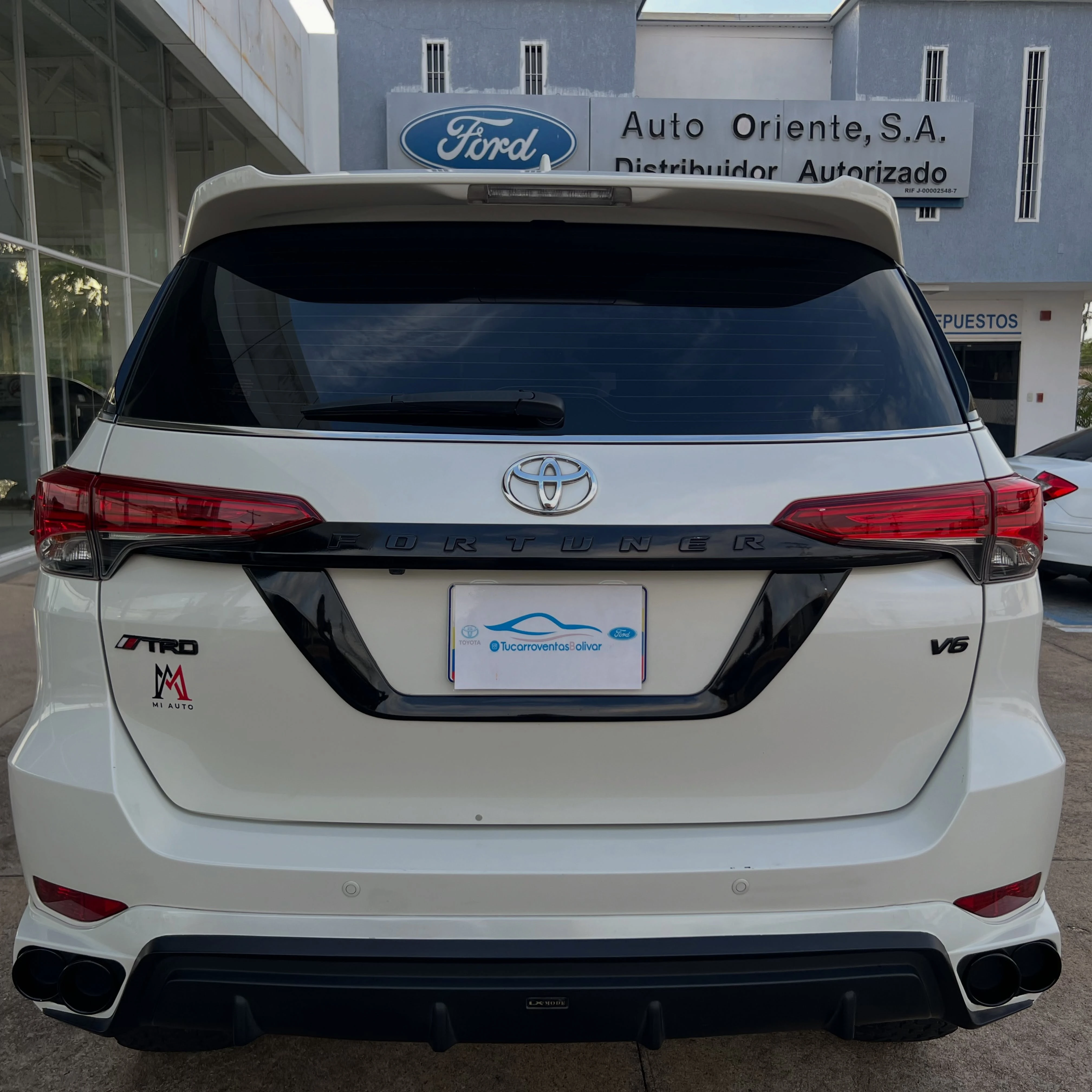 2020 Toyota Fortuner — photo 3