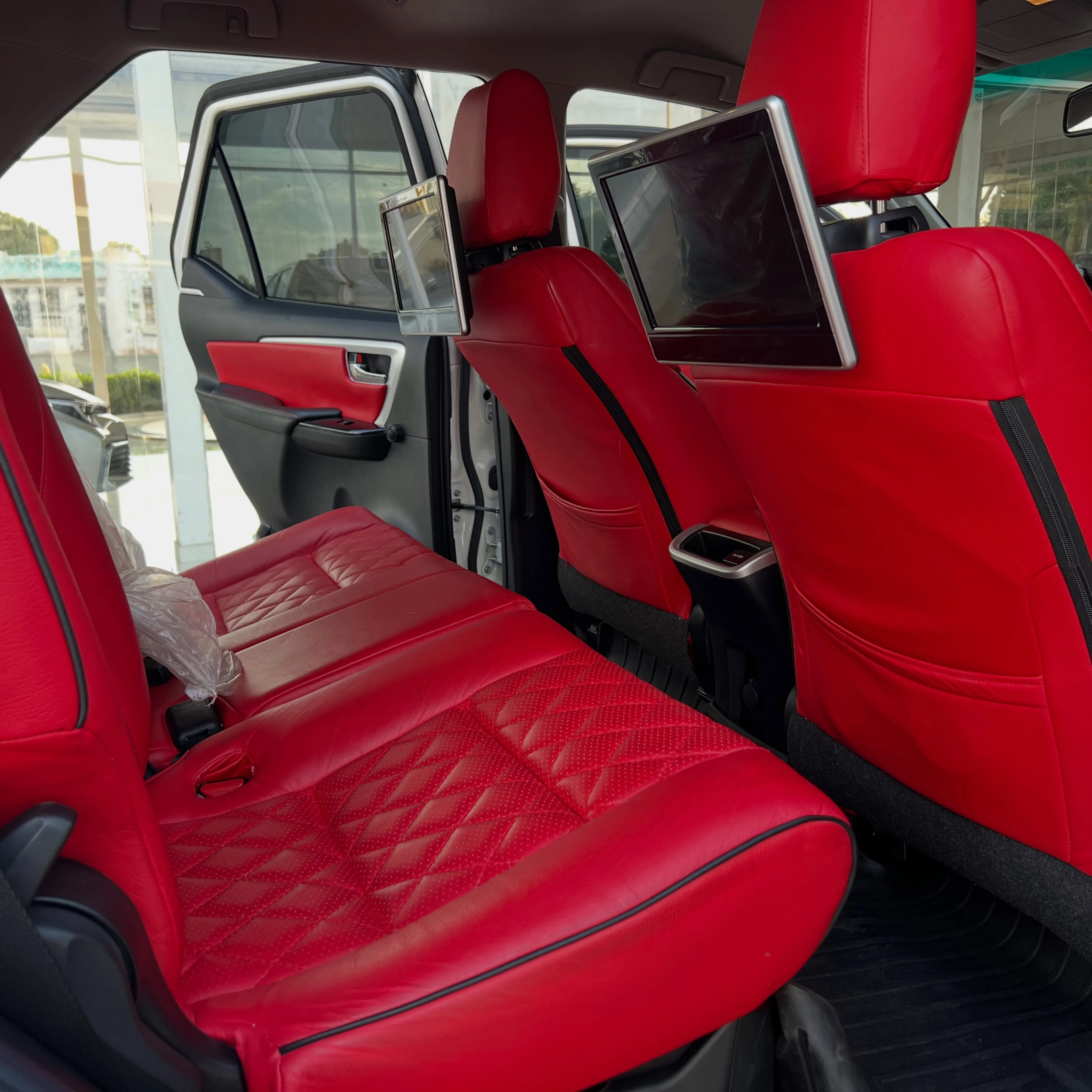 2020 Toyota Fortuner — photo 6