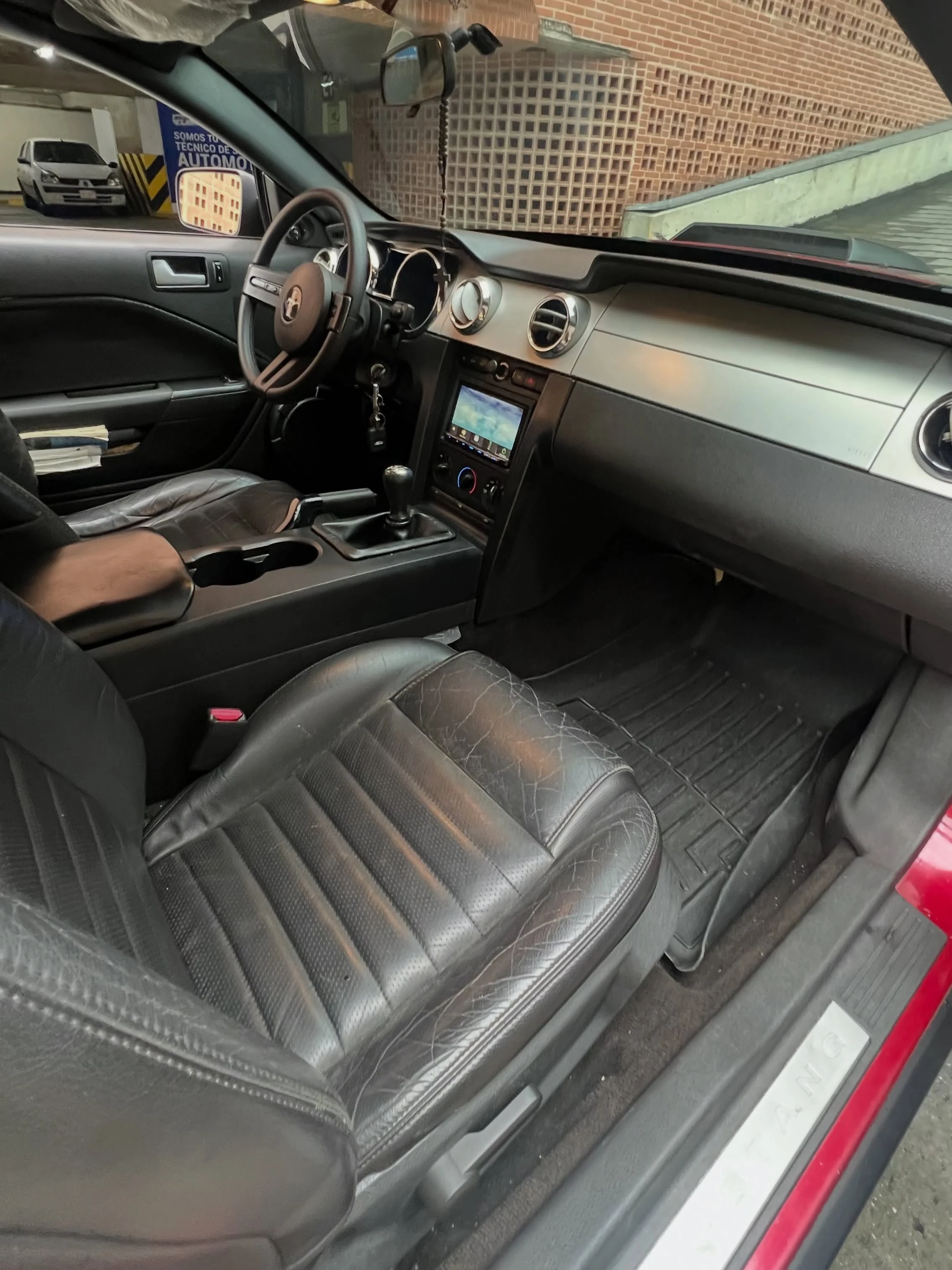 2007 Ford Mustang GT — photo 9