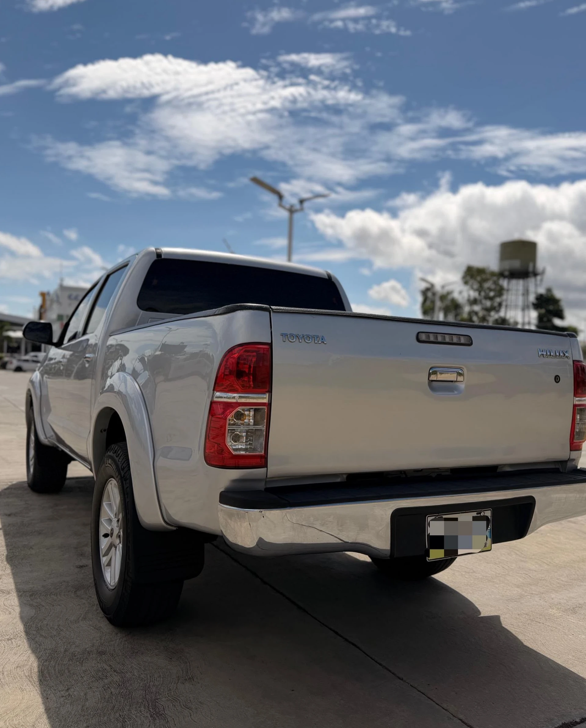 2017 Toyota Hilux — photo 3