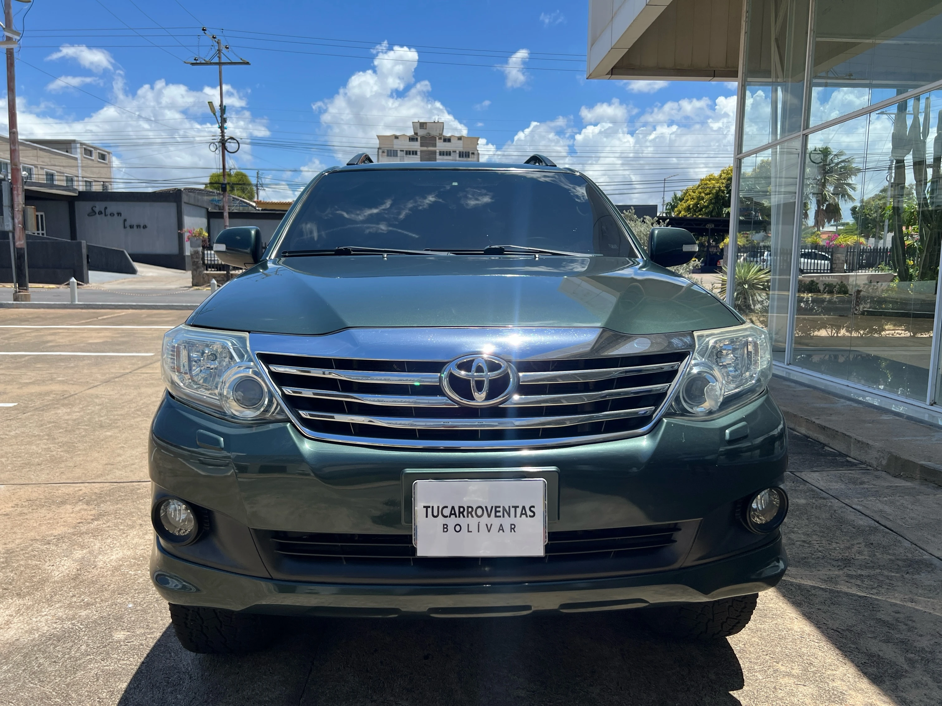2015 Toyota Fortuner — photo 2