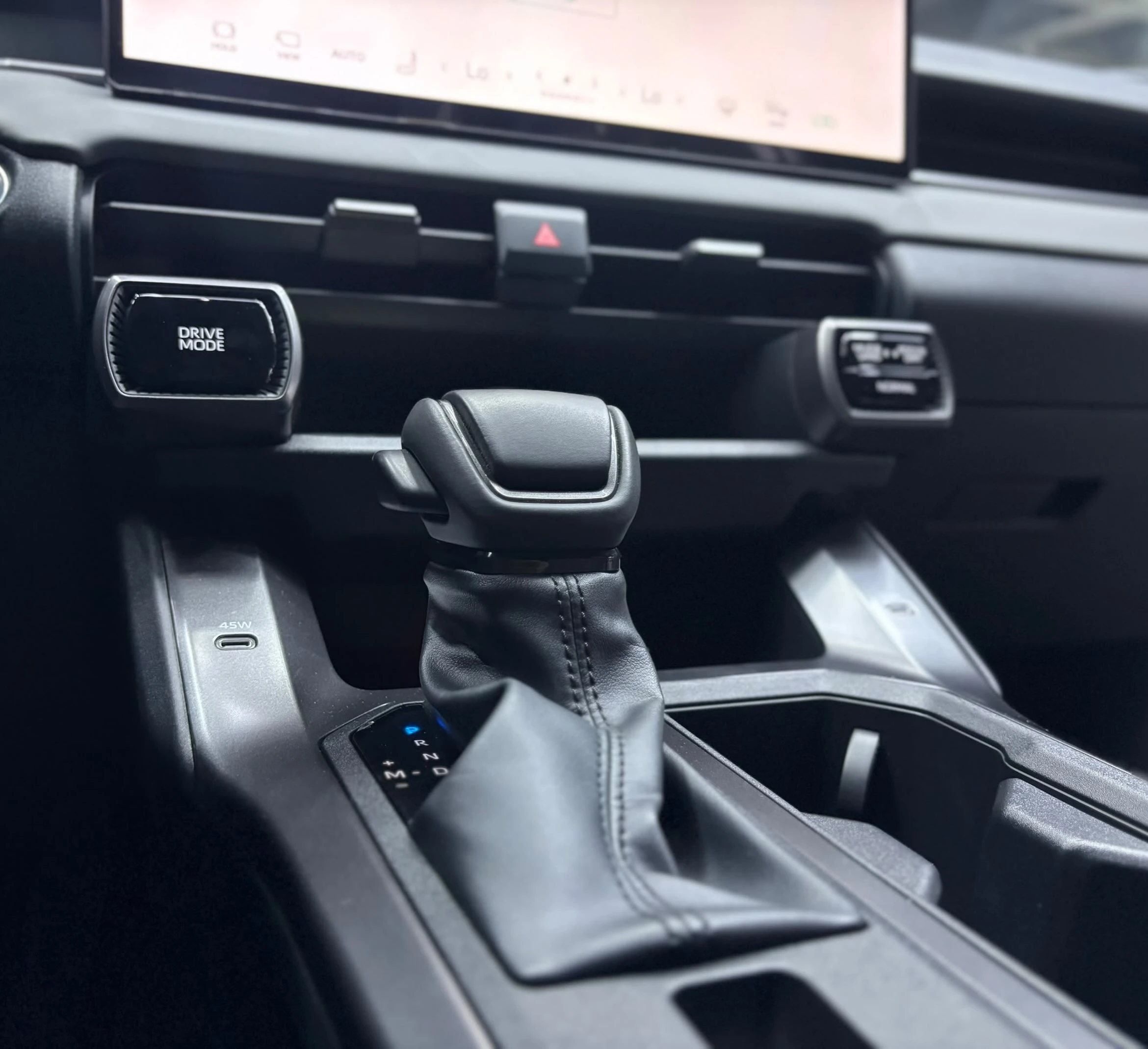 2026 Toyota RAV4 — photo 11