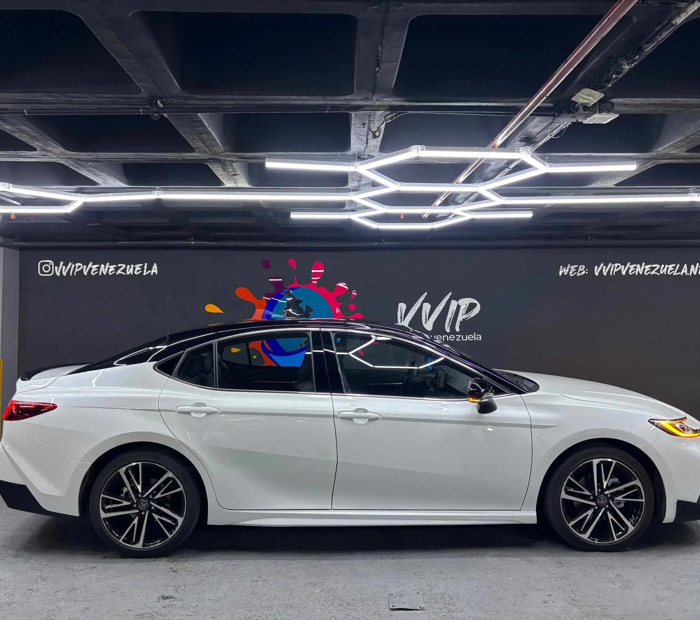 2025 Toyota Camry 2.0S — photo 4
