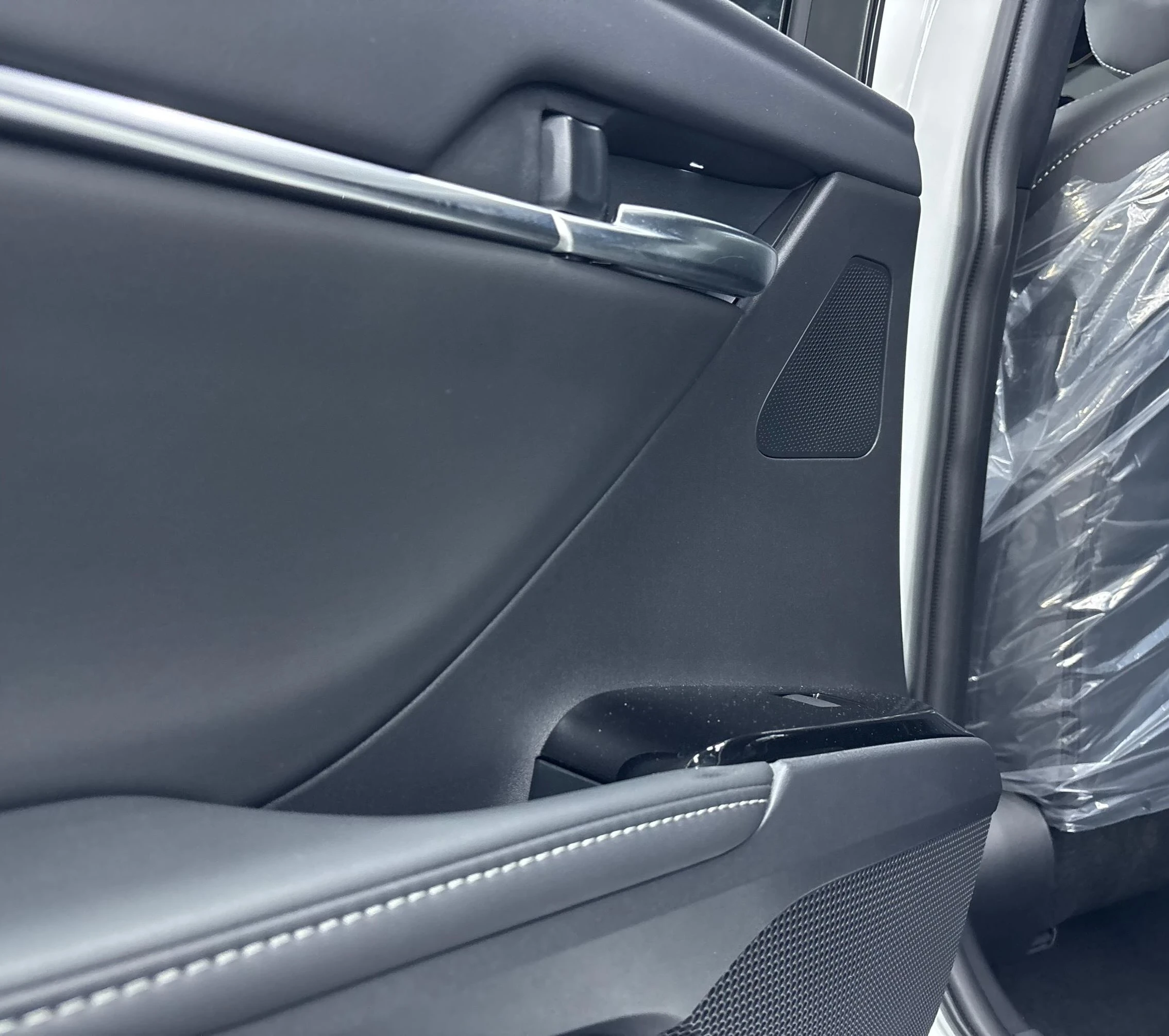 2025 Toyota Camry 2.0S — photo 17