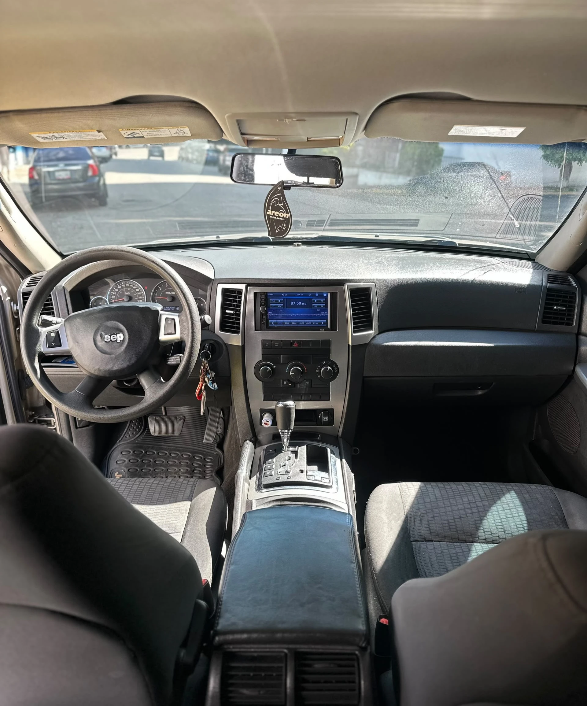 2009 Jeep Grand Cherokee Laredo — photo 7