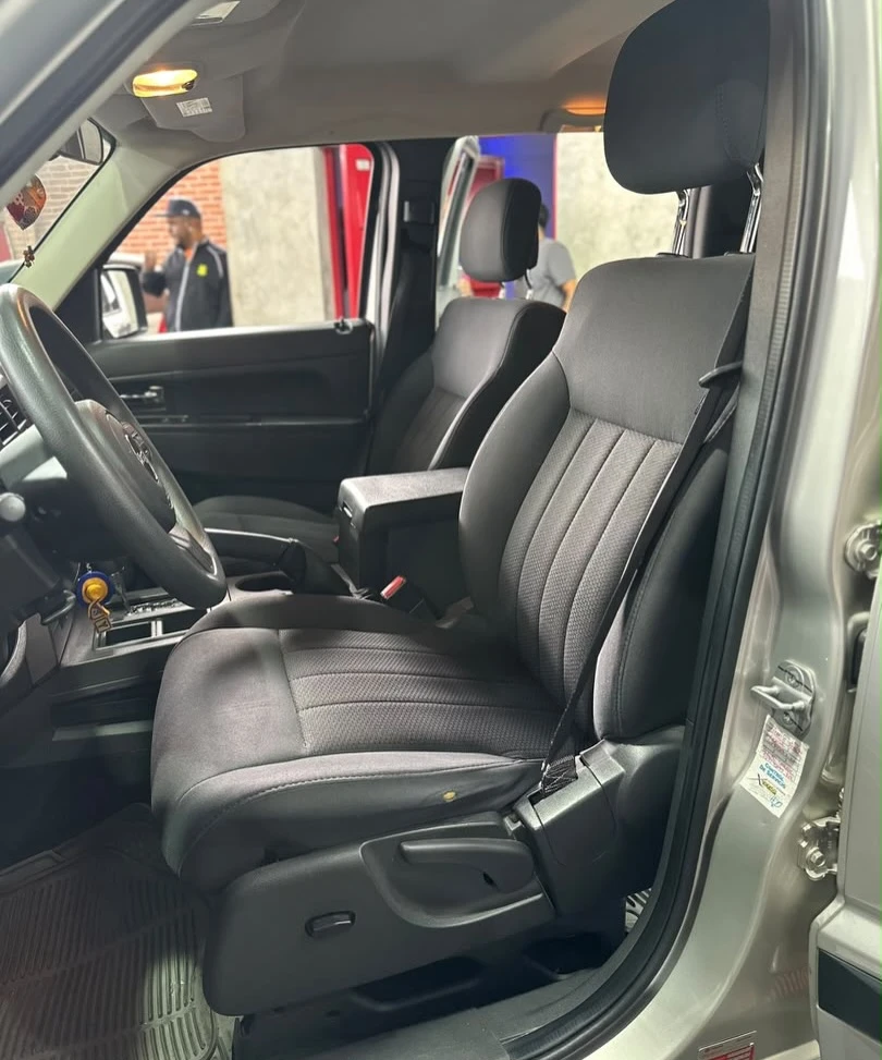 2012 Jeep Cherokee Kk — photo 5