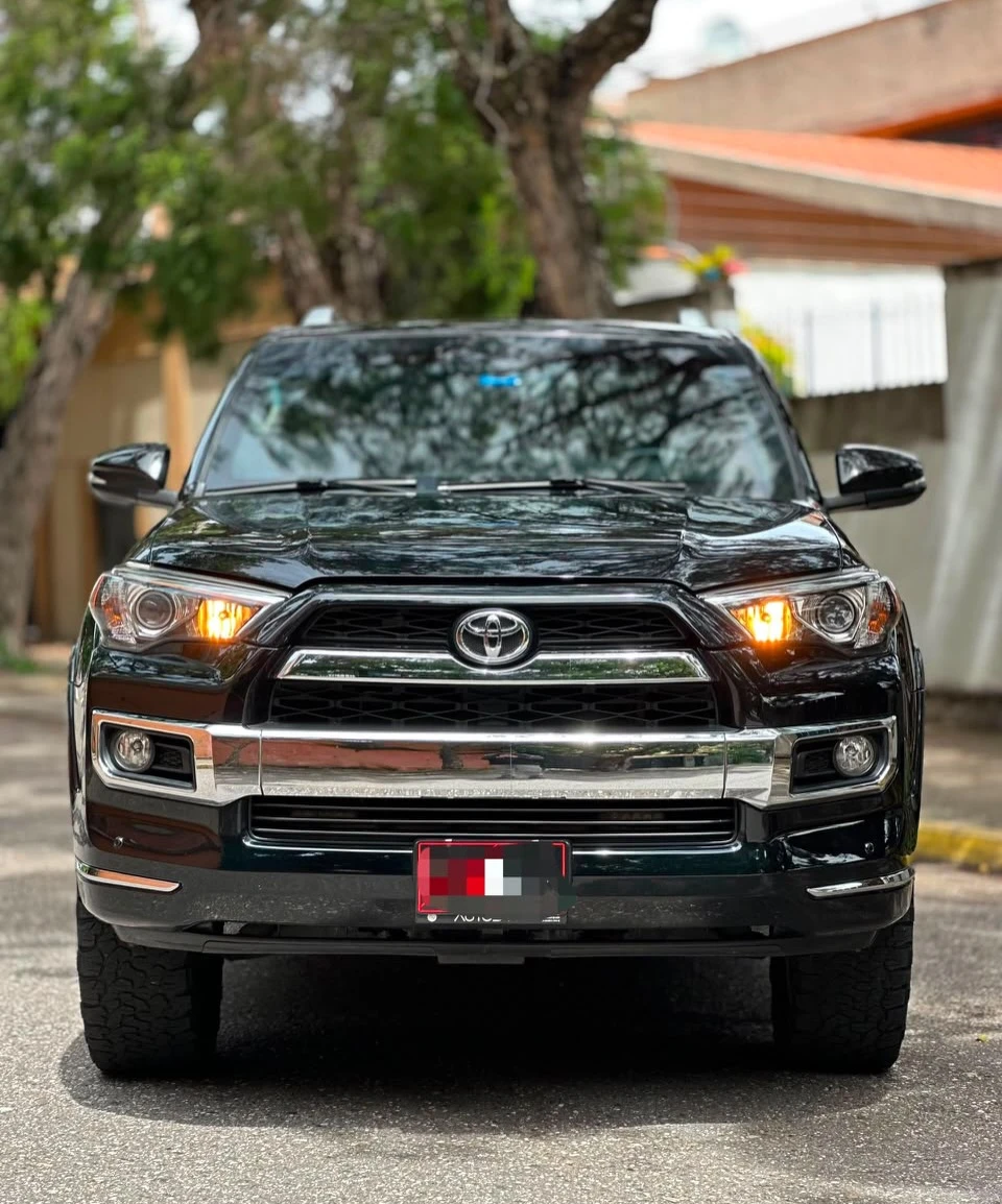 2018 Toyota 4Runner Limited — photo 4
