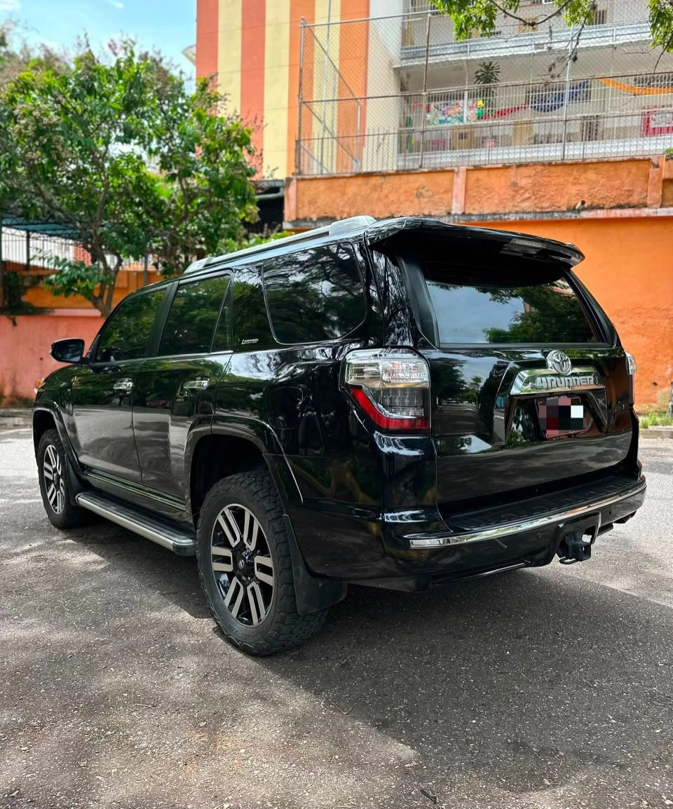 2018 Toyota 4Runner Limited — photo 3