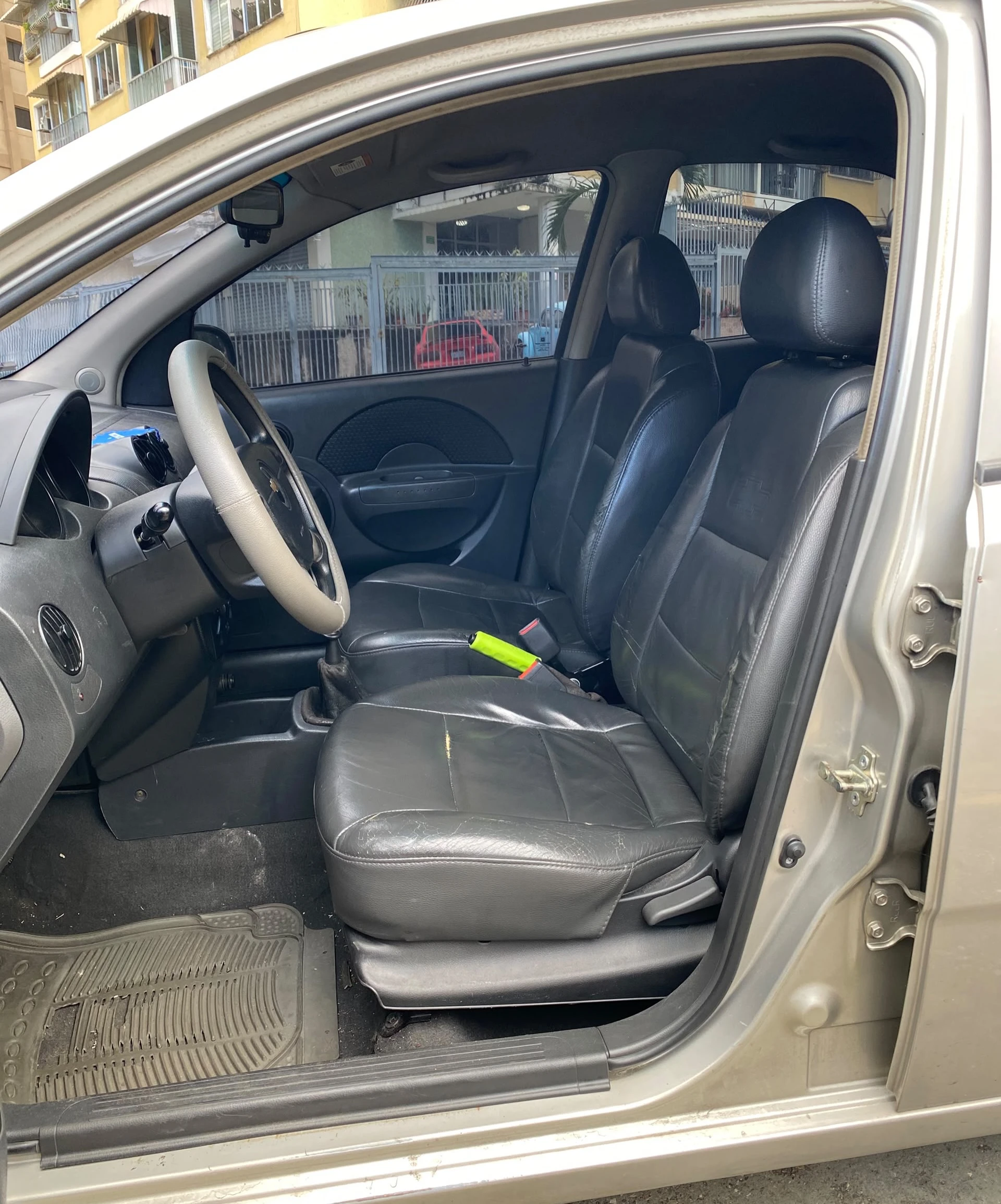 2010 Chevrolet Aveo — photo 4