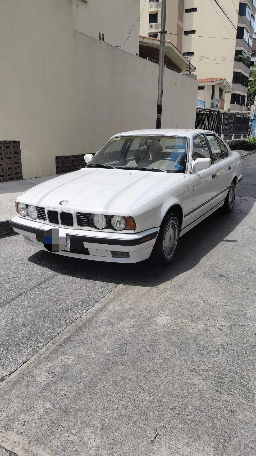 1993 BMW 528i