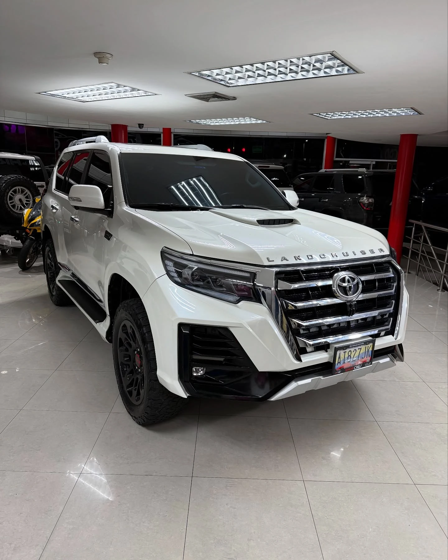2023 Toyota Land Cruiser Prado — photo 2