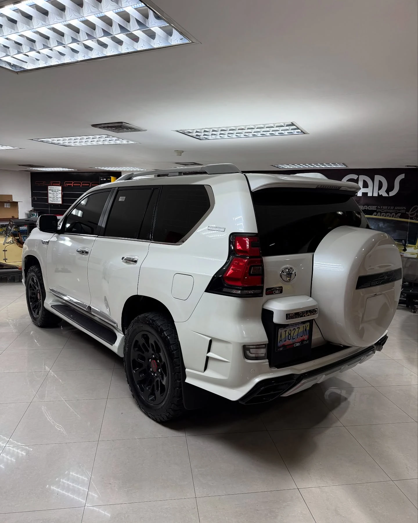 2023 Toyota Land Cruiser Prado — photo 5