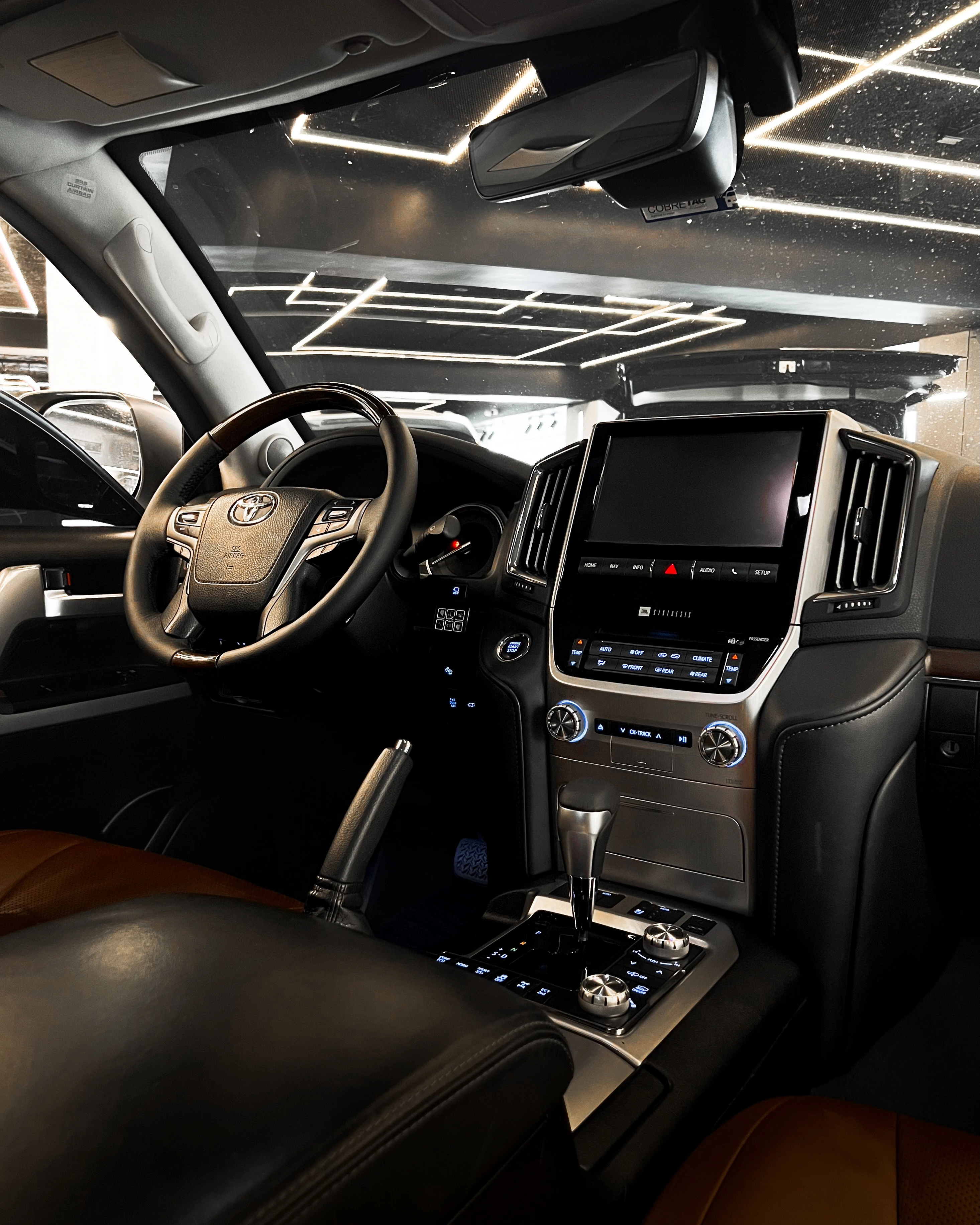 2018 Toyota Land Cruiser 200 VXS 5.7 V8 — photo 7