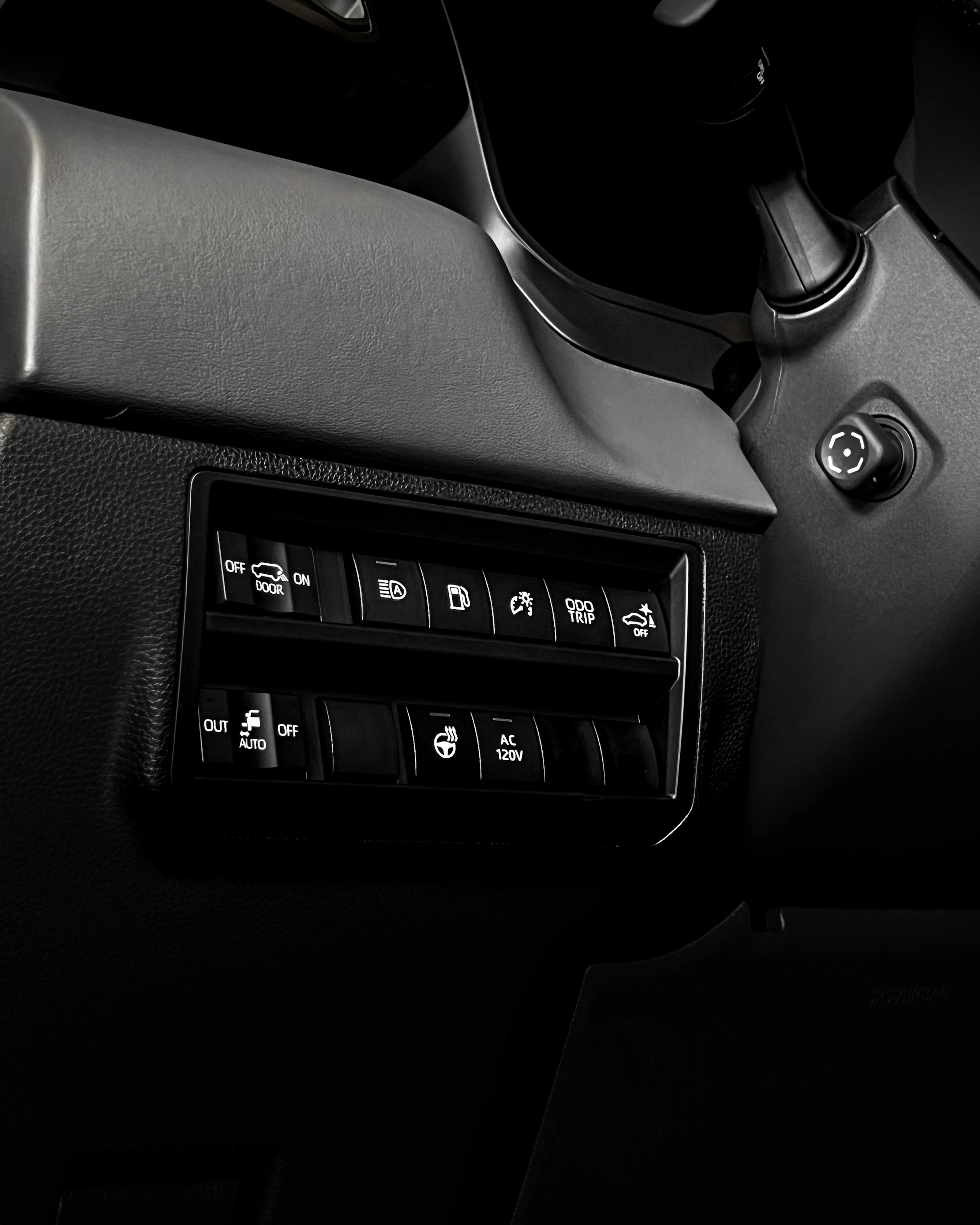 2026 Toyota Sequoia Capstone — photo 10