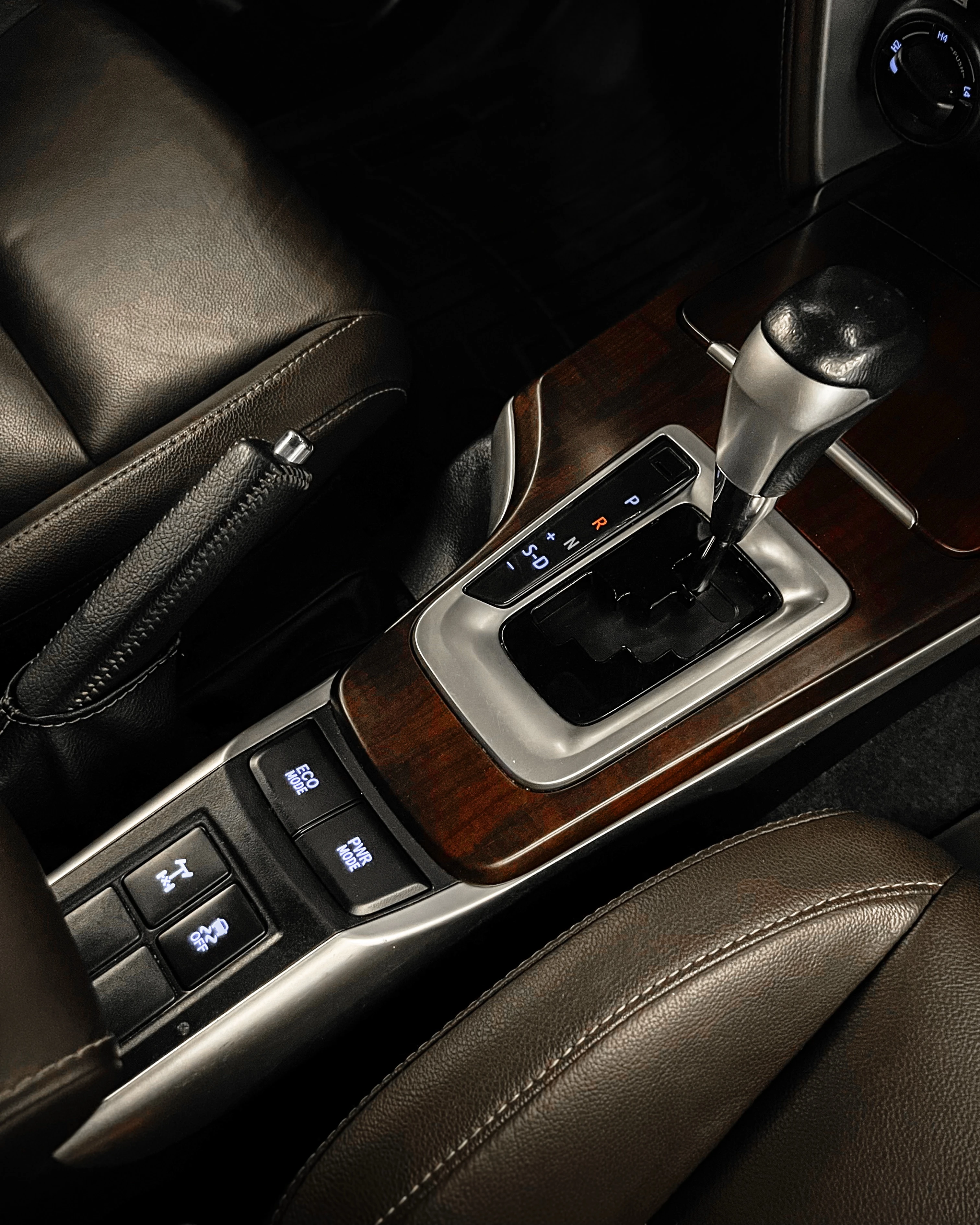 2019 Toyota Fortuner SW4 SRX V6 — photo 8