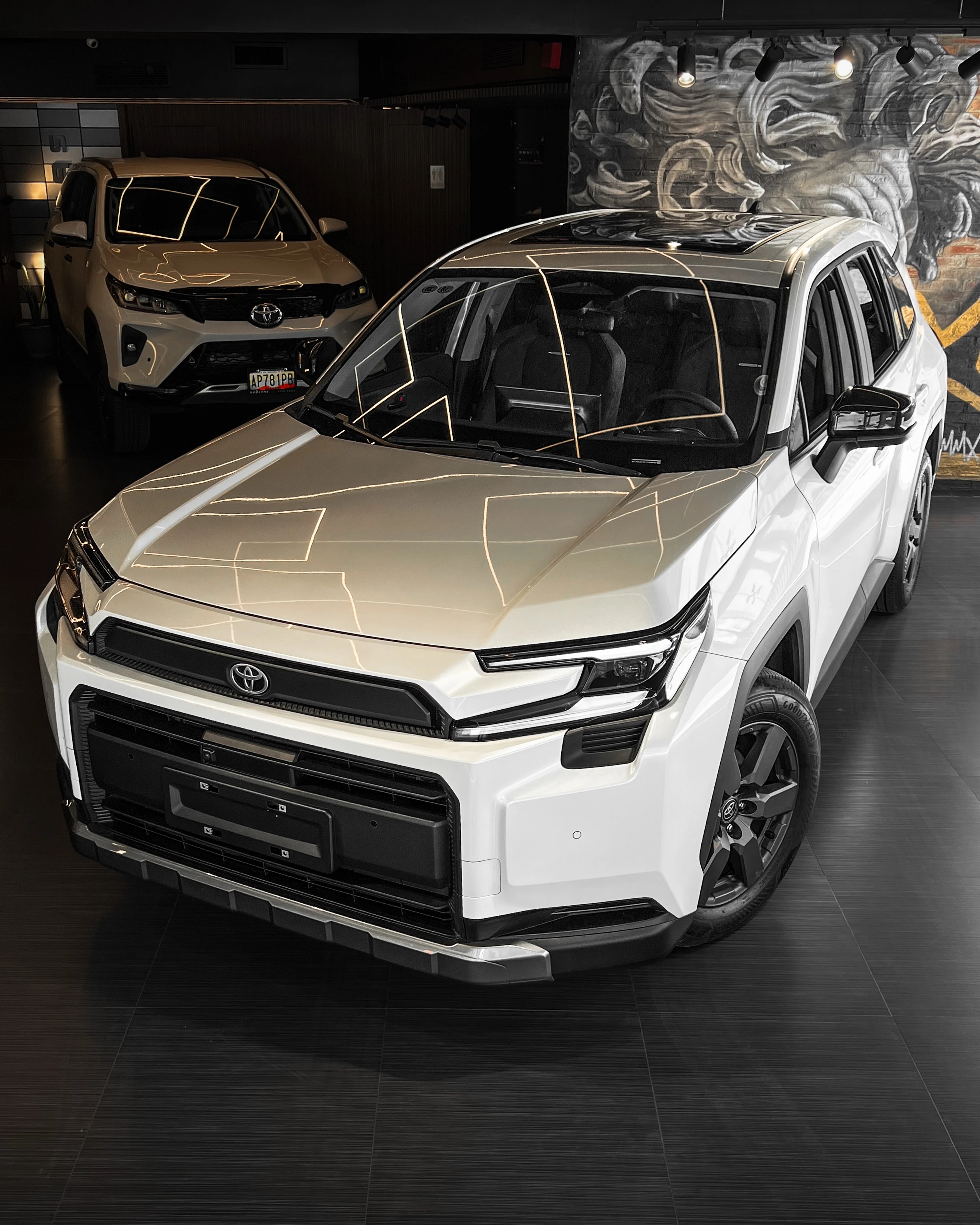 2026 Toyota RAV4 L (Luxury Edition) — photo 2