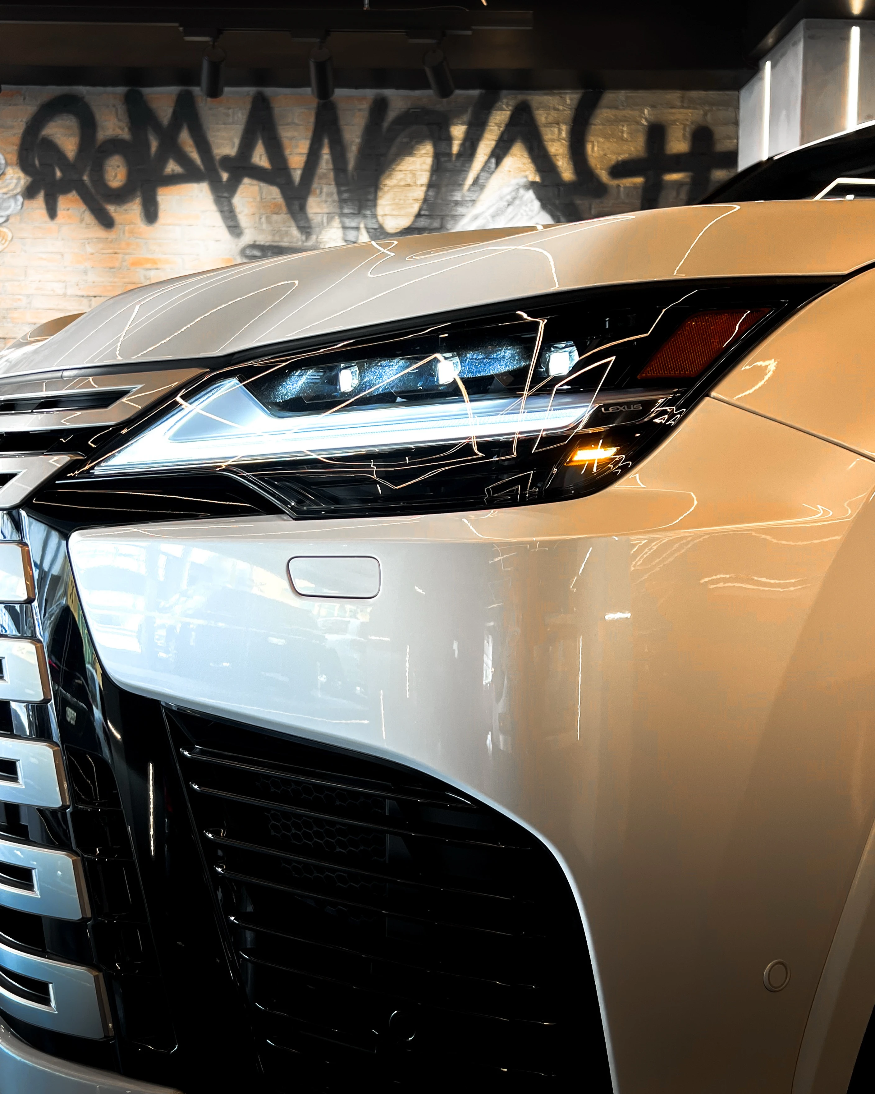 2026 Lexus LX — photo 2