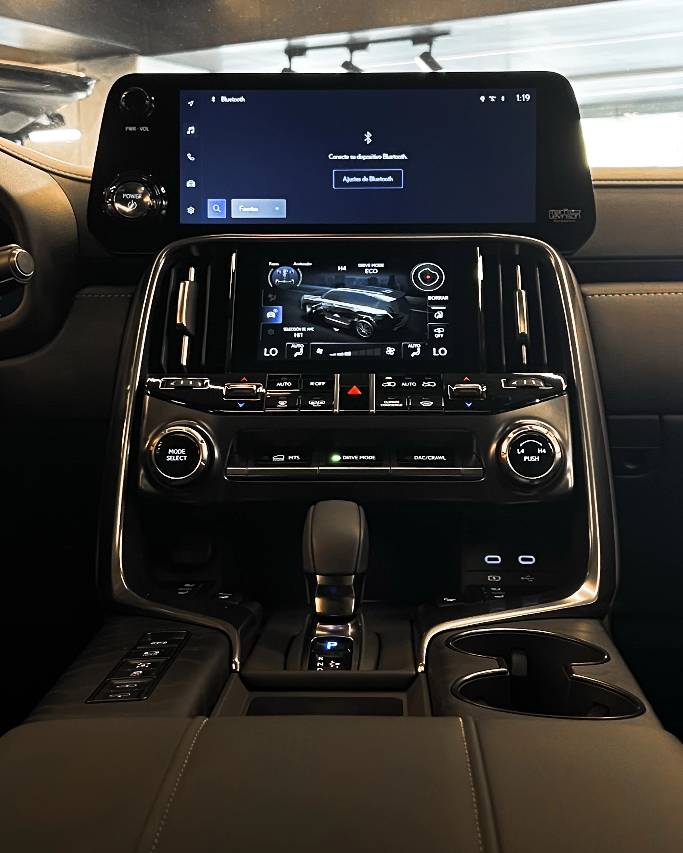 2026 Lexus LX — photo 9
