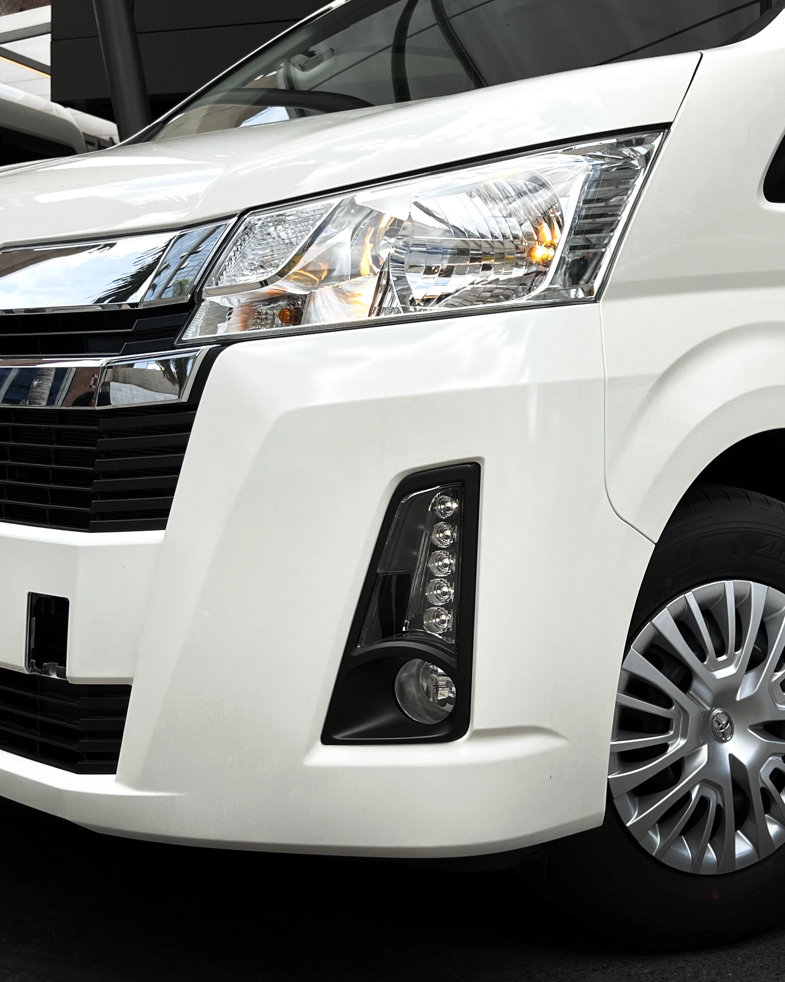 2026 Toyota Hiace — photo 2