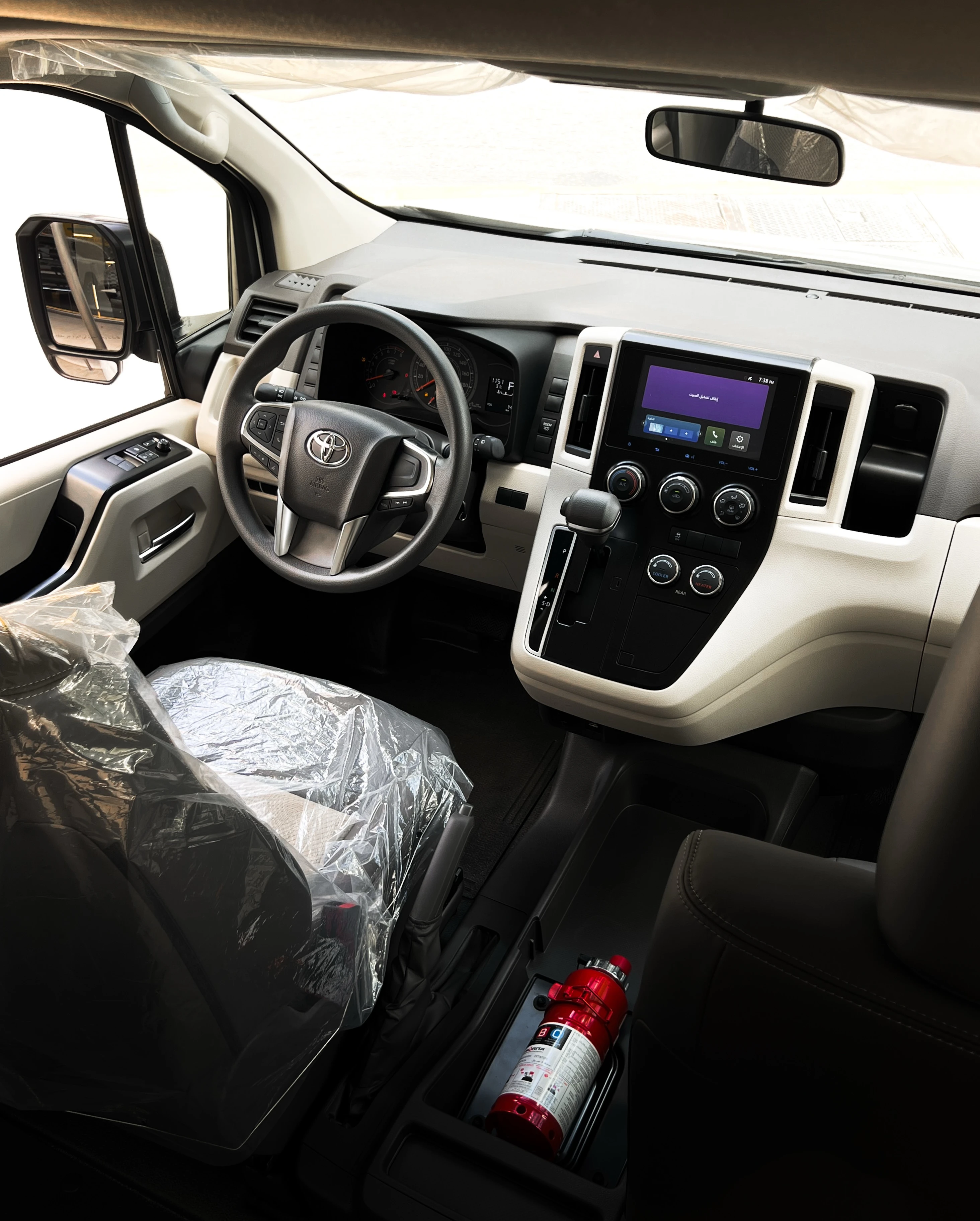2026 Toyota Hiace — photo 10